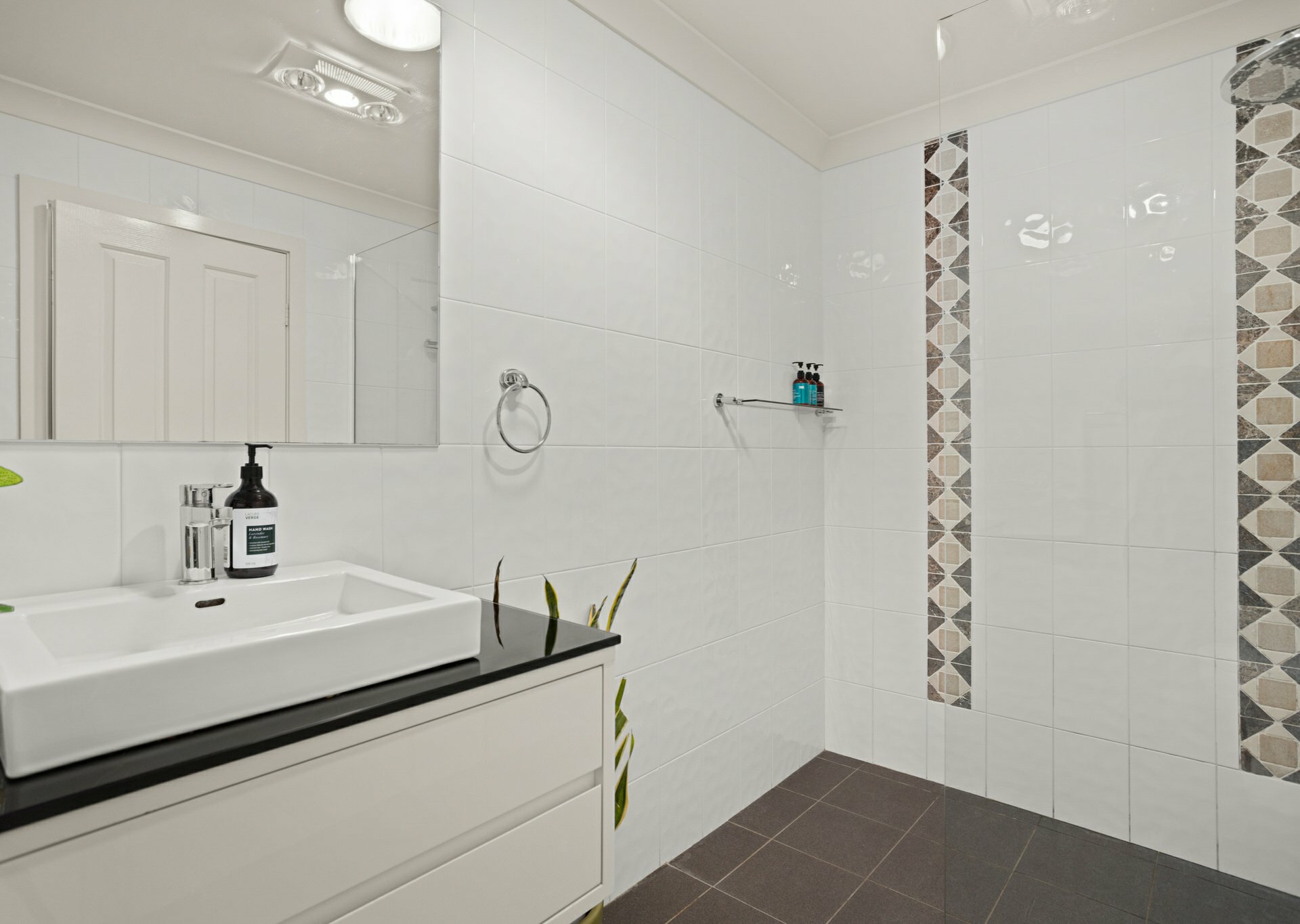 132 Heron Road — photo 17 of 27