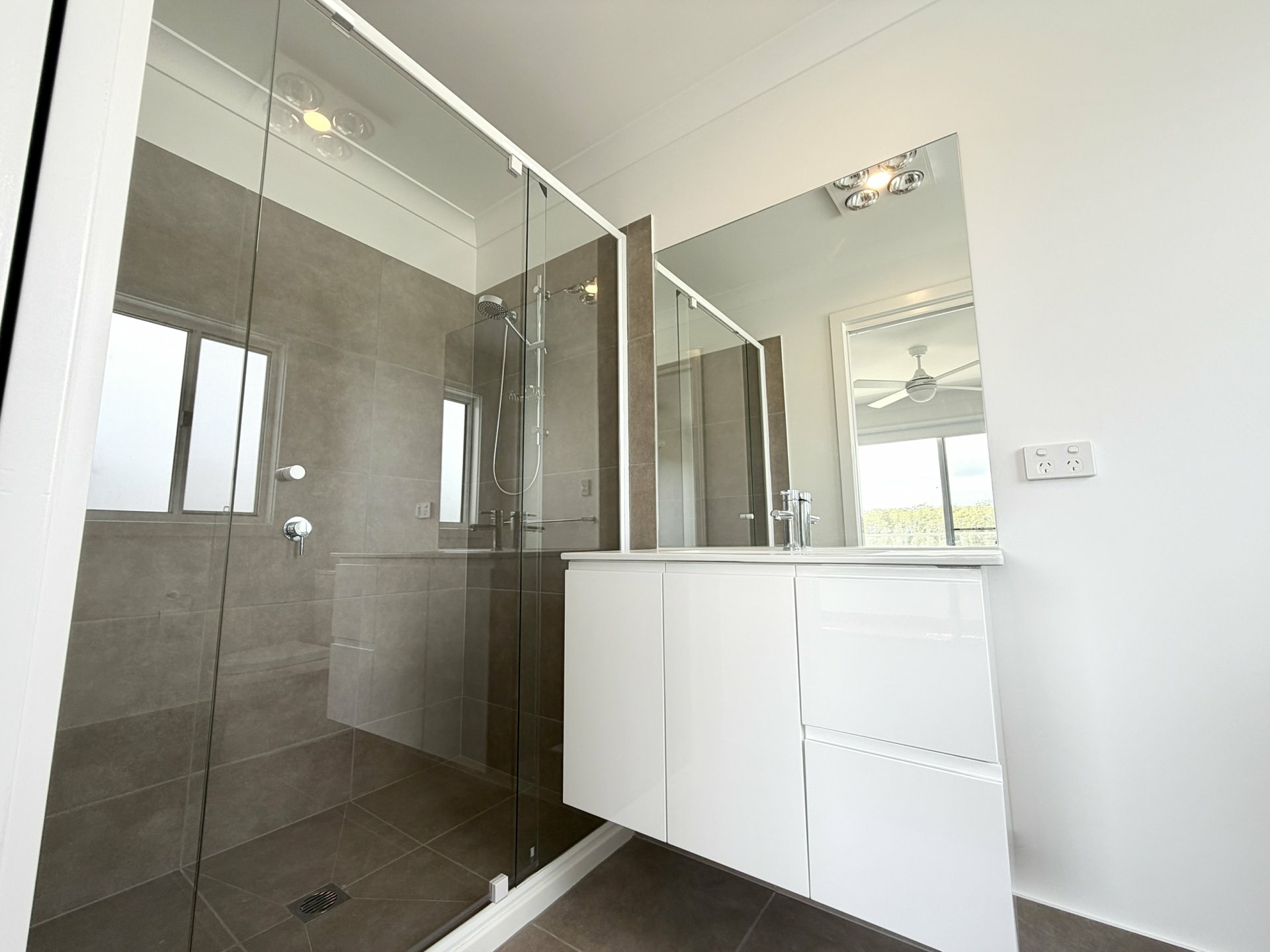 Unit 1/6 Moonagee Crescent — photo 8 of 21