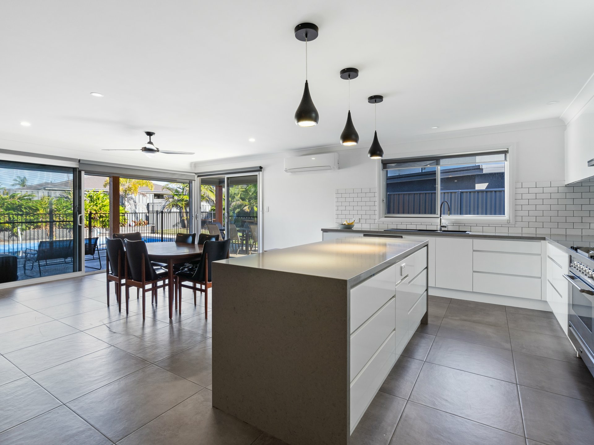13 Tropicbird Crescent — photo 2 of 27