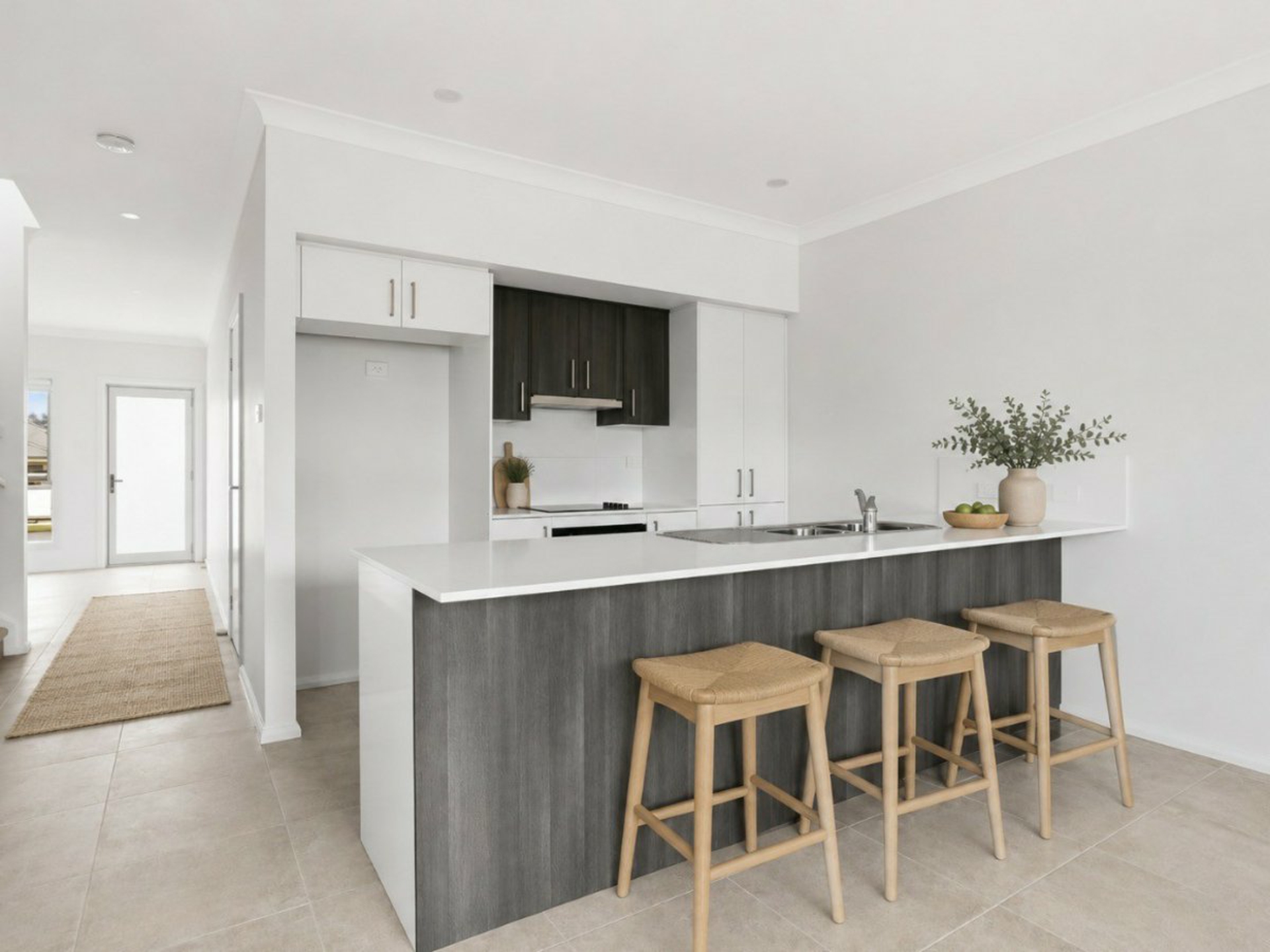 1/6 Fleetwood Street — photo 3 of 13