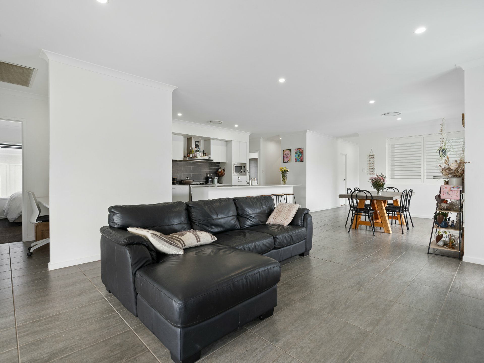 8 Mariner Avenue — photo 5 of 25