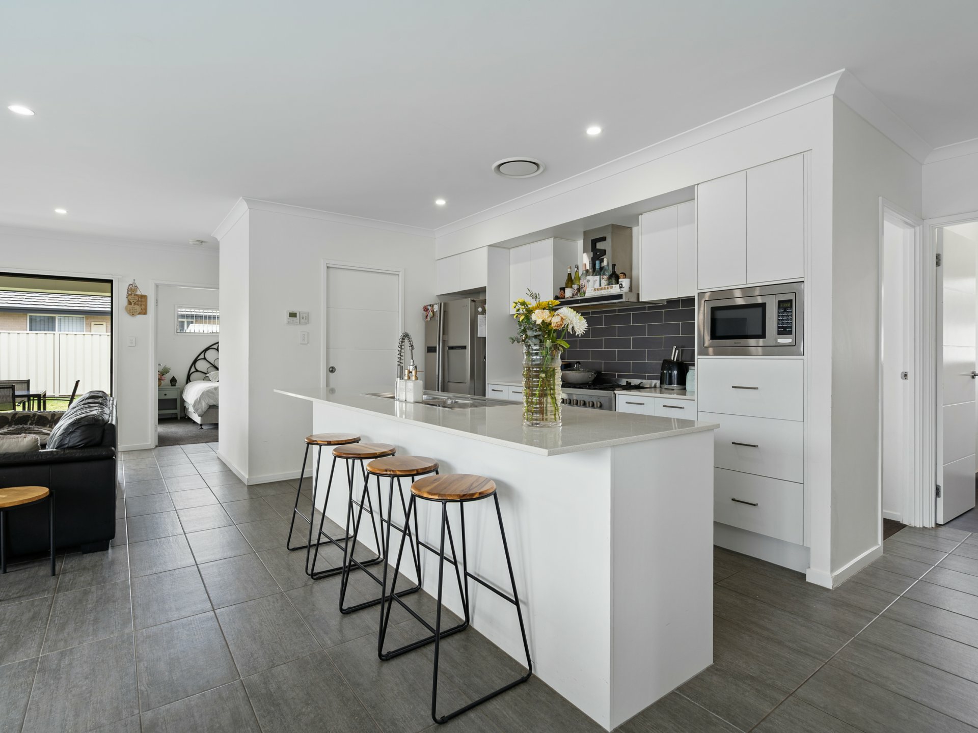 8 Mariner Avenue — photo 7 of 25
