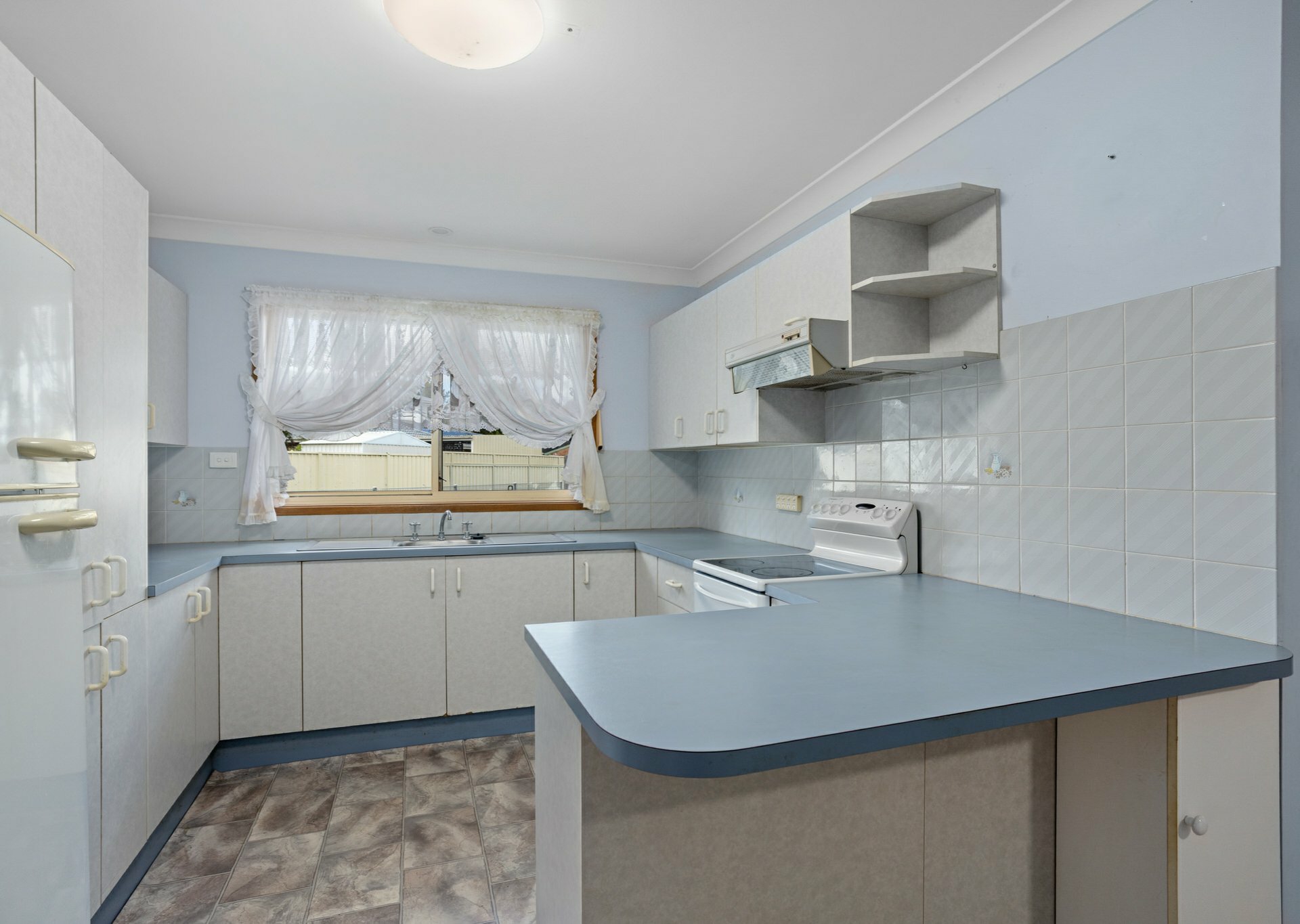 18 Anita Close — photo 3 of 19