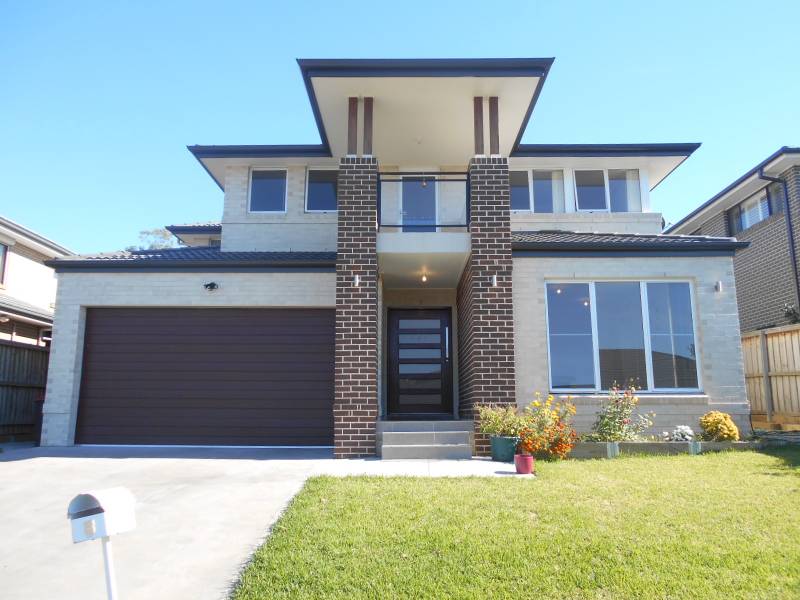 8 Guardian Crescent, GLENFIELD