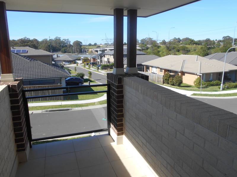 8 Guardian Crescent, GLENFIELD