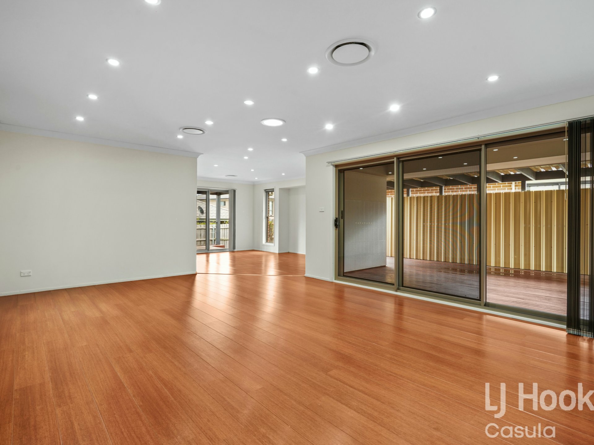 12 Ingleburn Gardens Drive, BARDIA