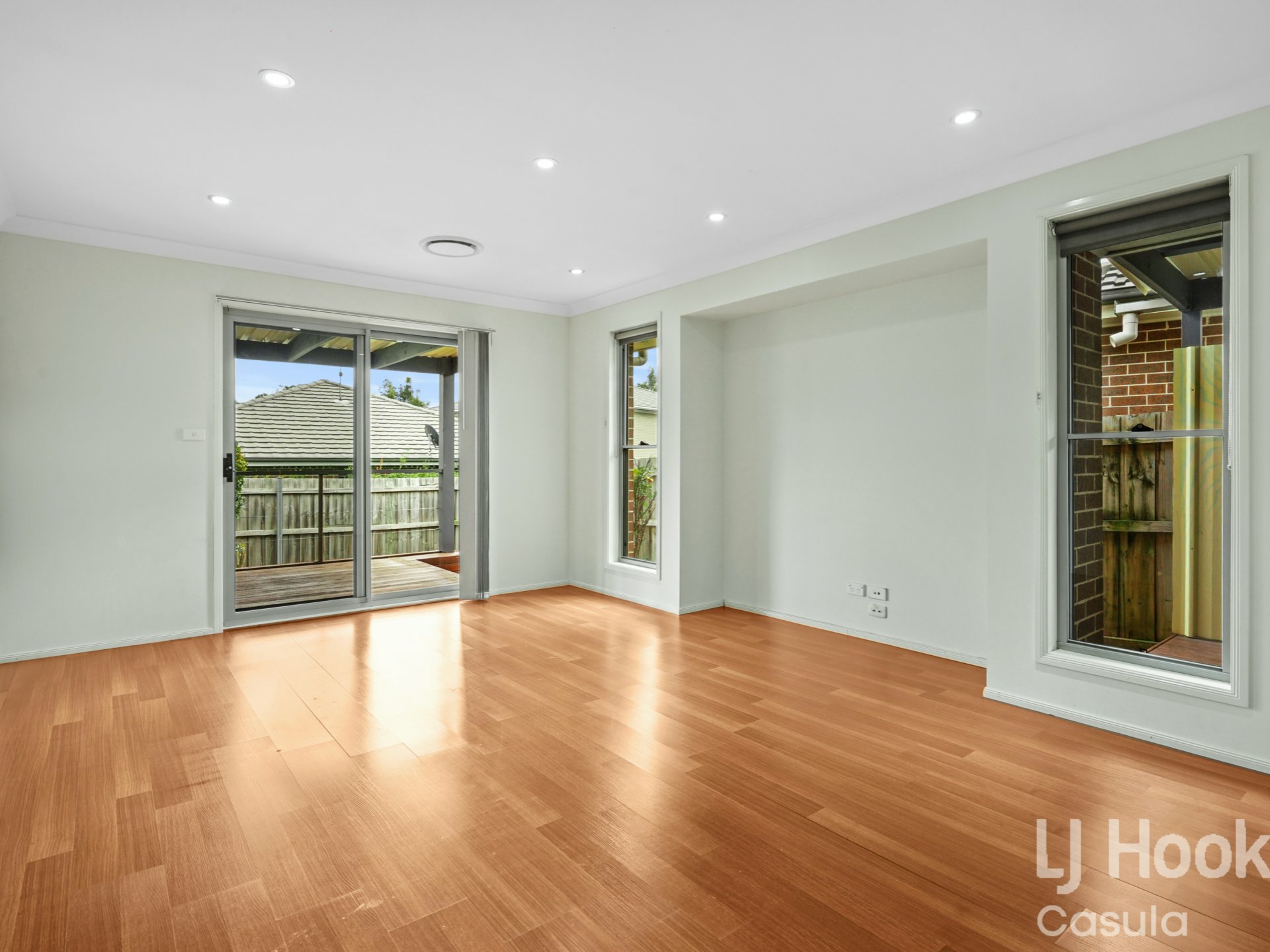 12 Ingleburn Gardens Drive, BARDIA
