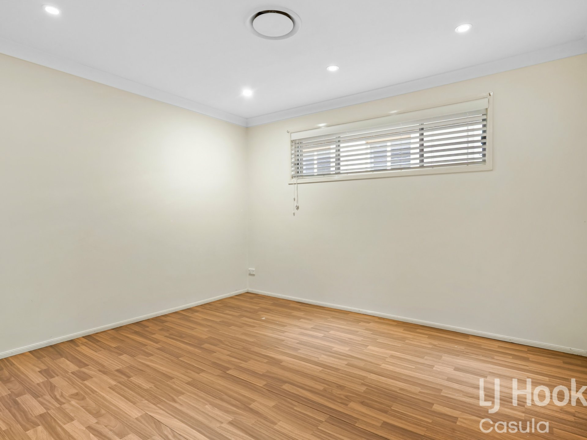 12 Ingleburn Gardens Drive, BARDIA