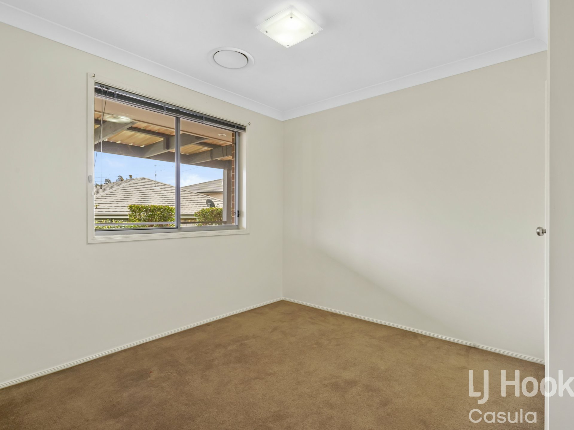 12 Ingleburn Gardens Drive, BARDIA