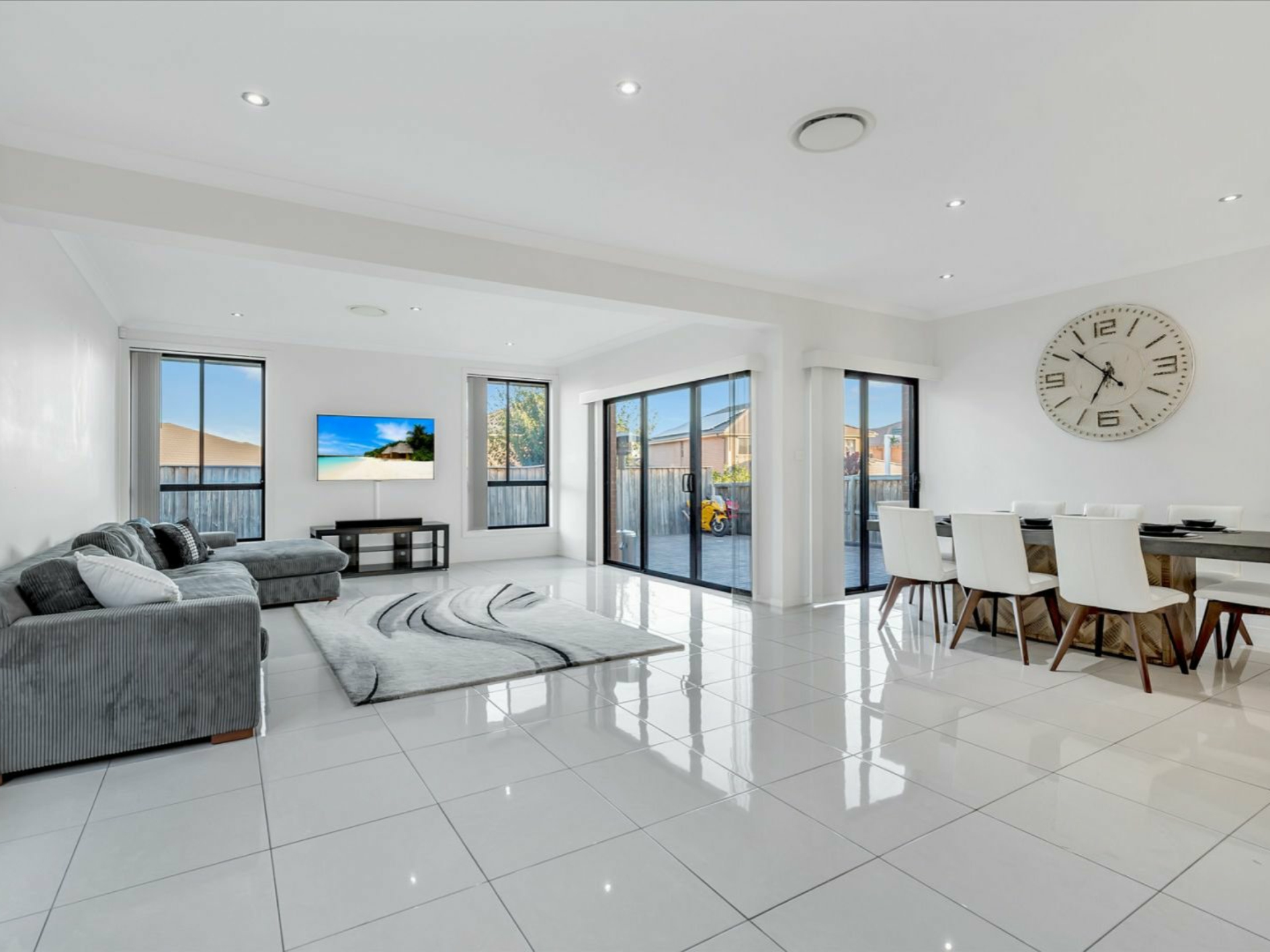 4 Redfern Street, CARNES HILL