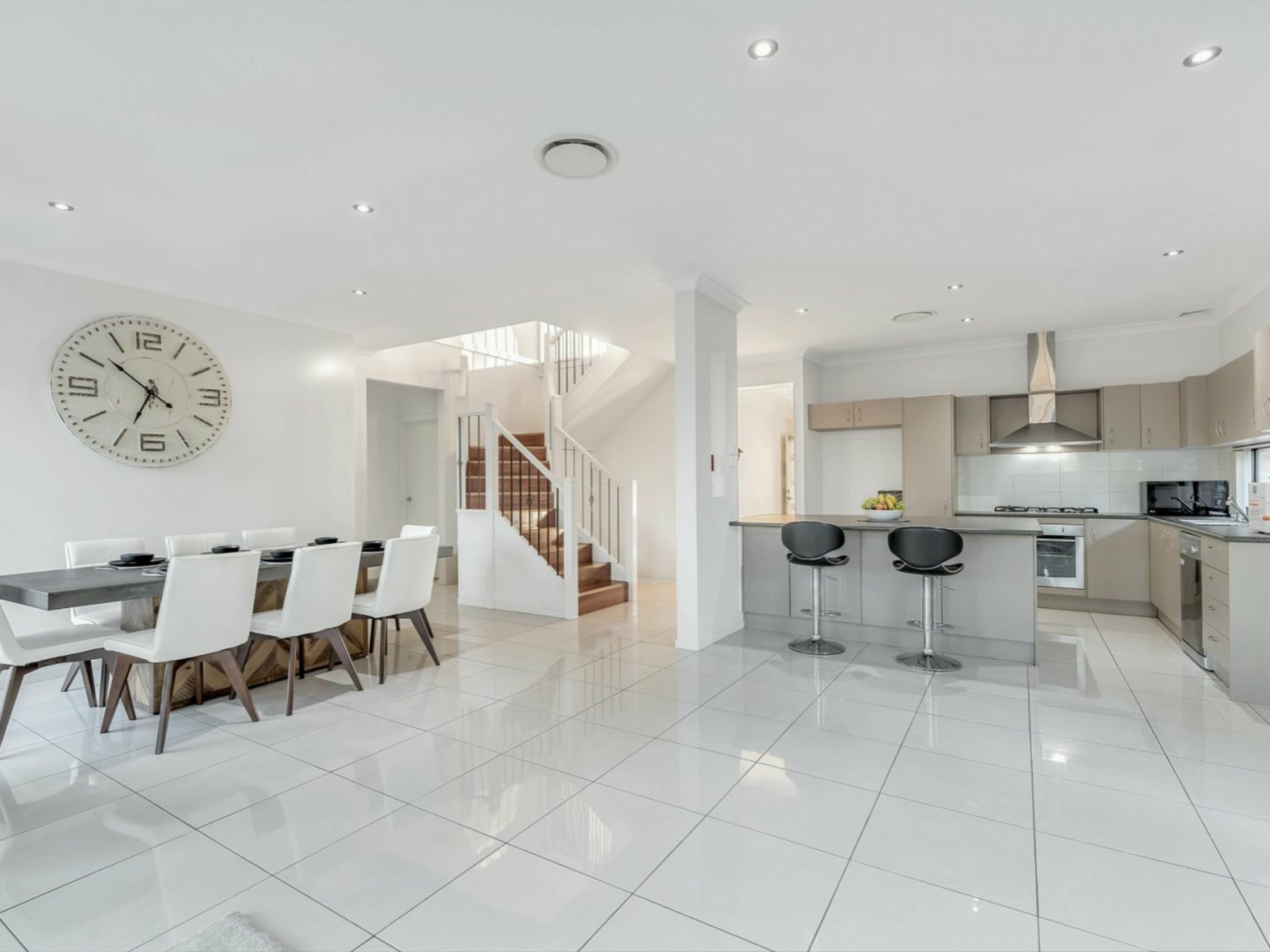 4 Redfern Street, CARNES HILL