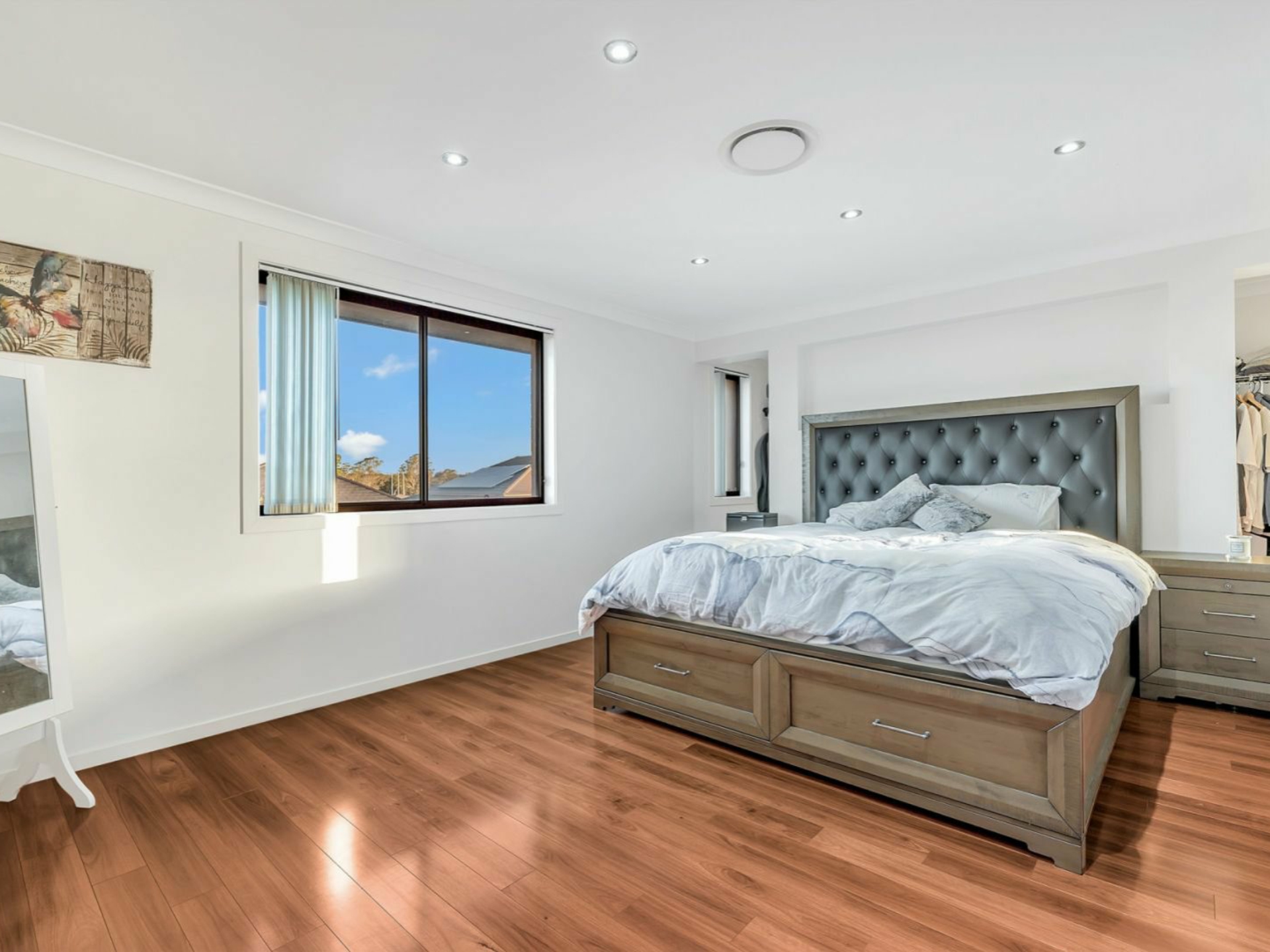 4 Redfern Street, CARNES HILL