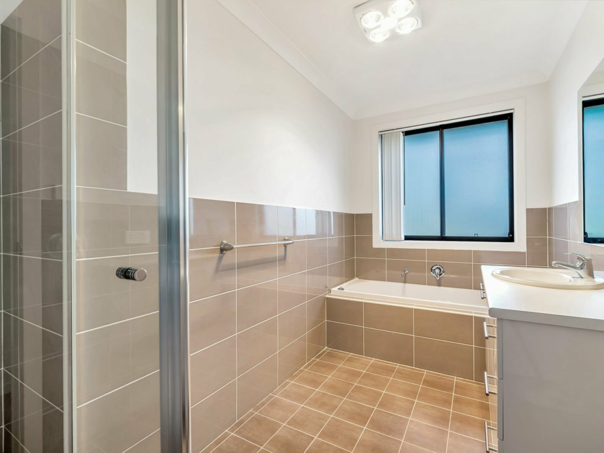 4 Redfern Street, CARNES HILL