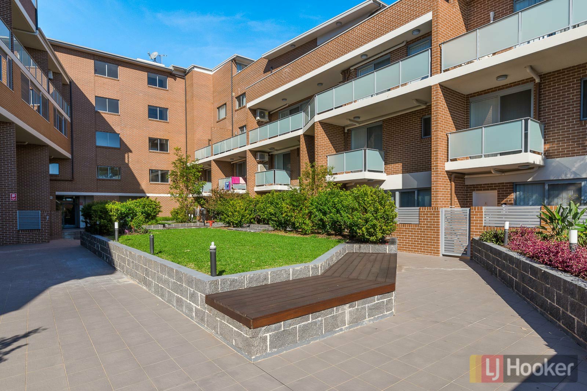 27/2 Kurrajong Road, CASULA
