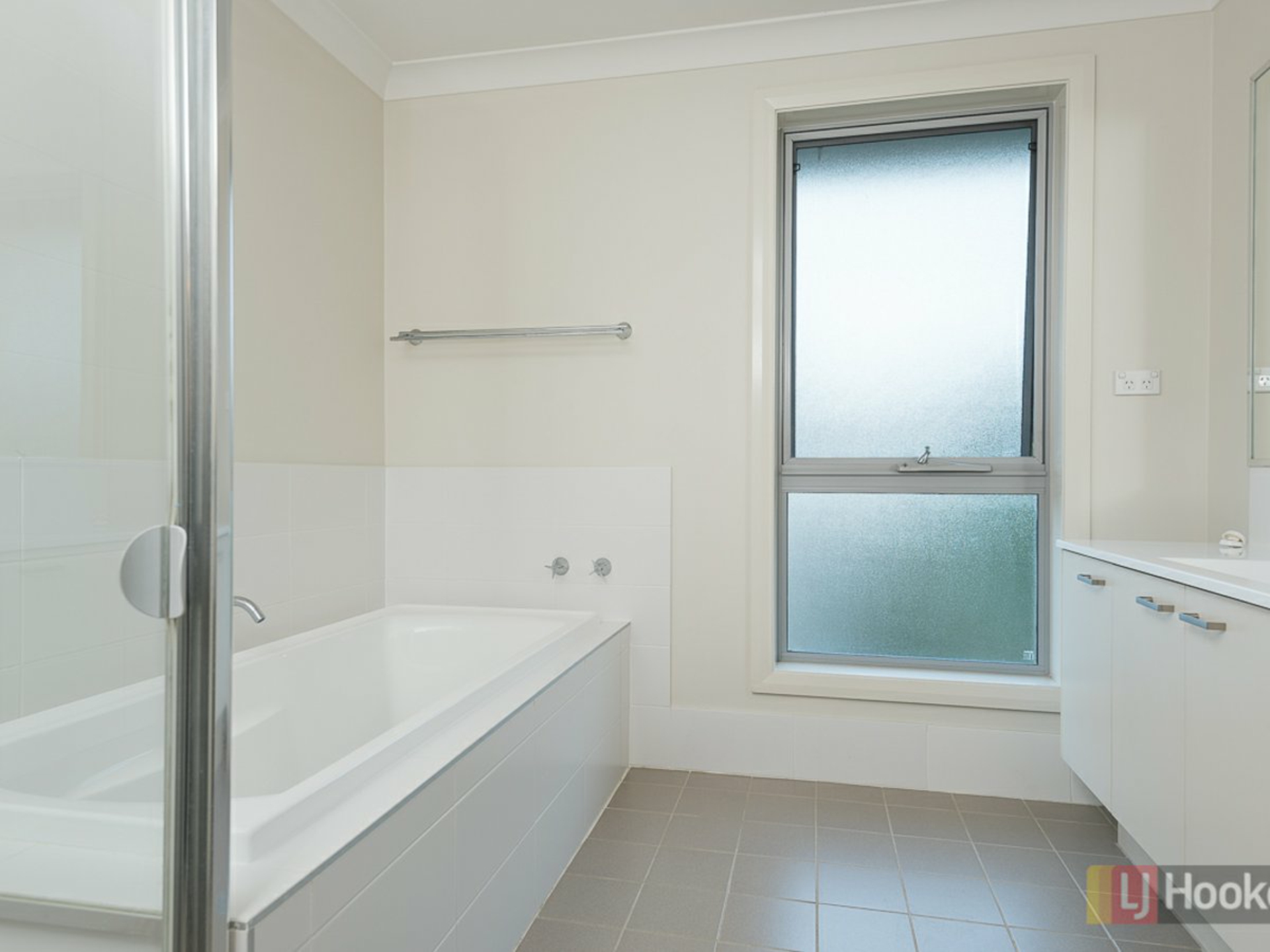 32 Sovereign Circuit, GLENFIELD