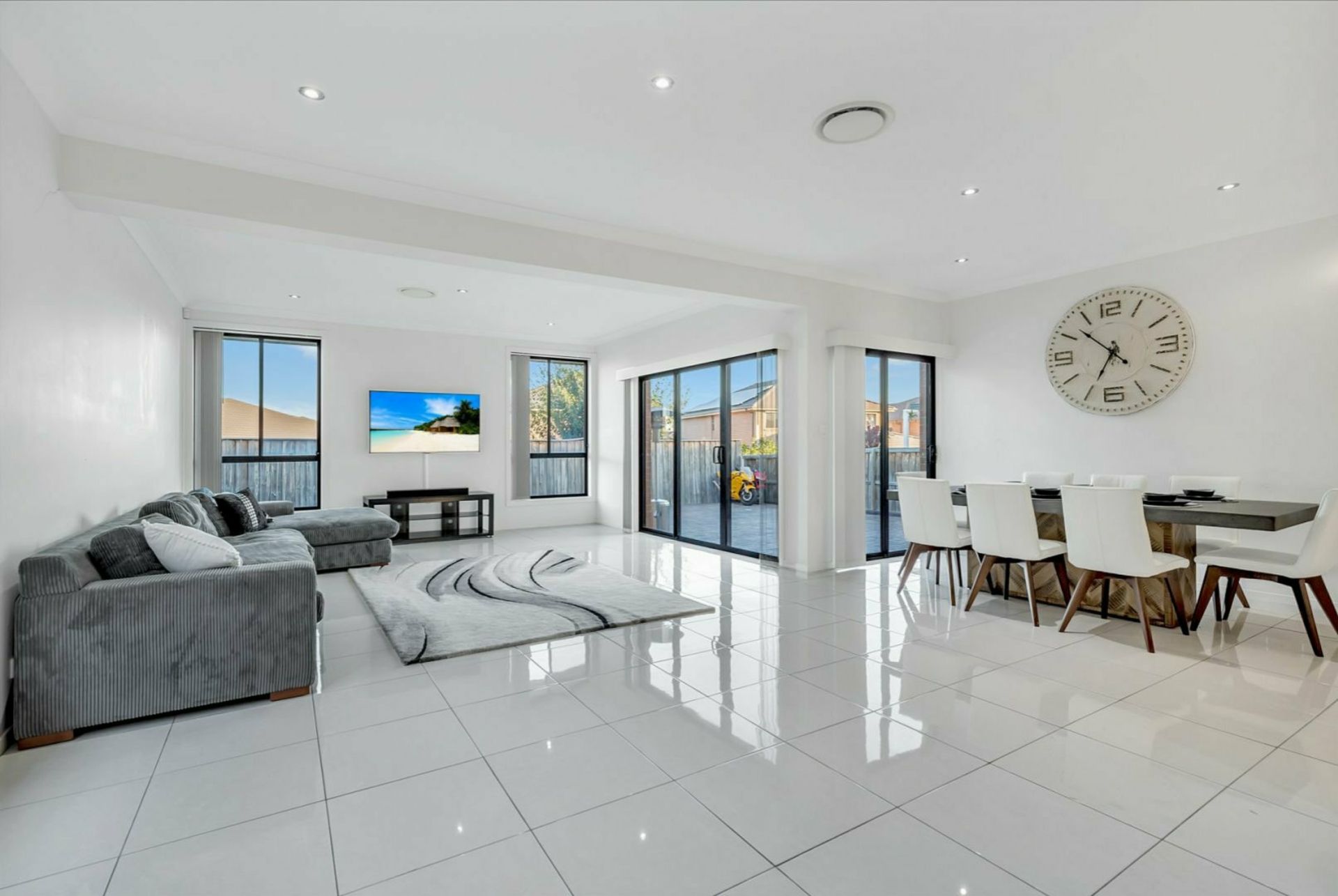 4 Redfern Street, CARNES HILL