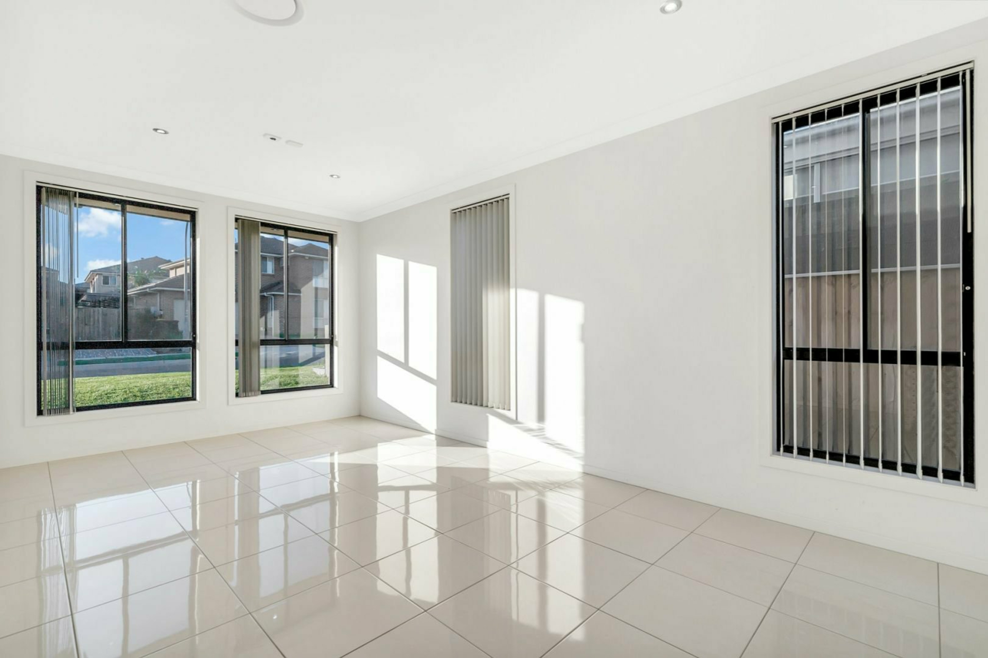 4 Redfern Street, CARNES HILL