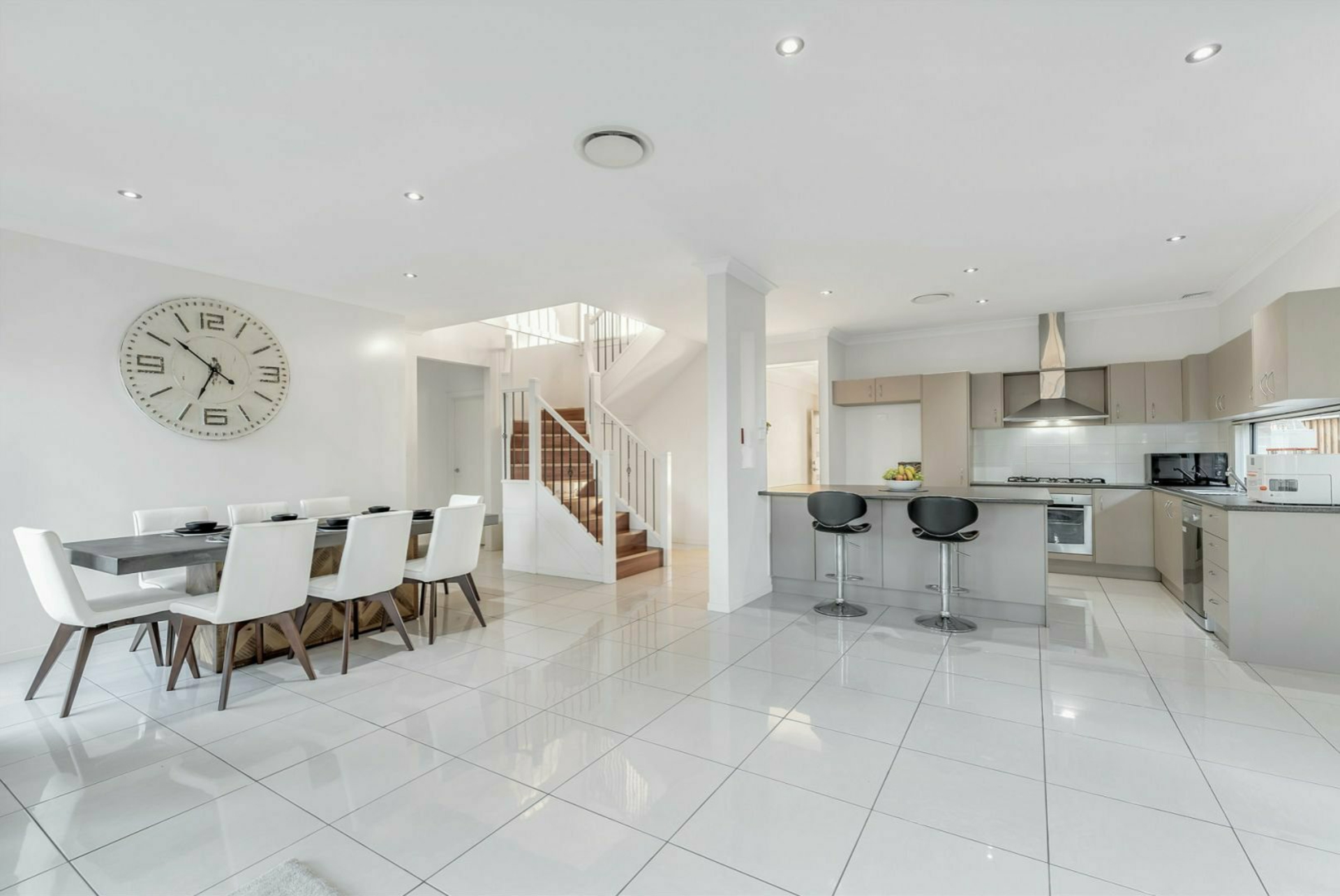 4 Redfern Street, CARNES HILL