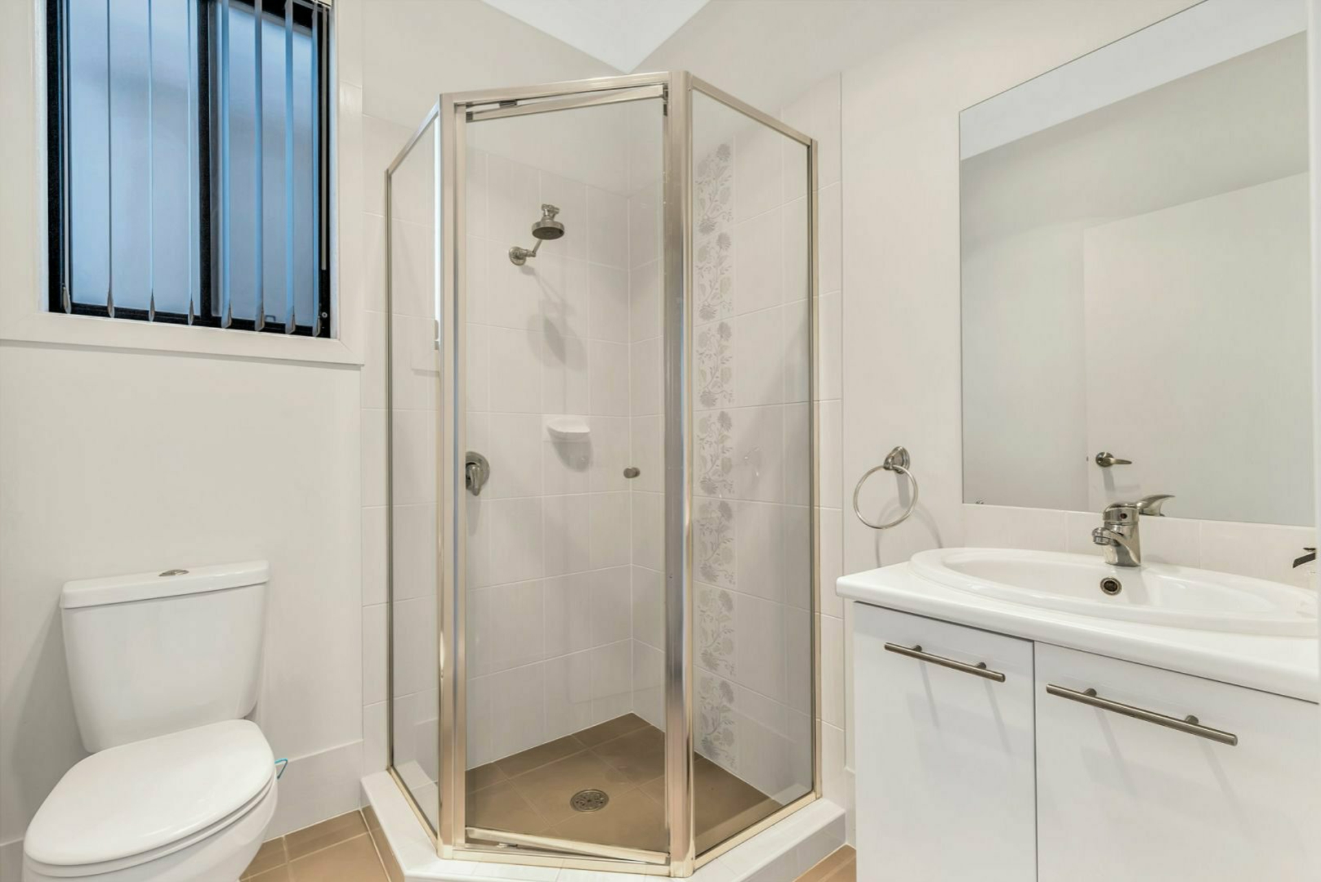 4 Redfern Street, CARNES HILL