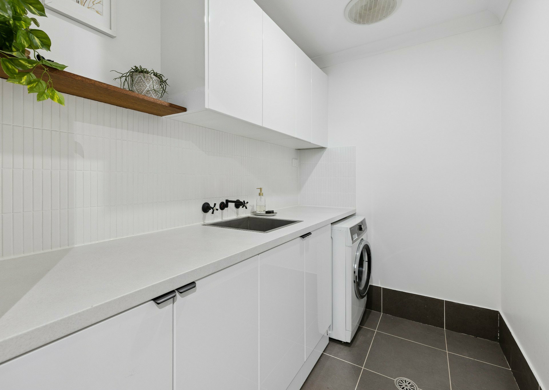 15 Hadlow Avenue — photo 9 of 12