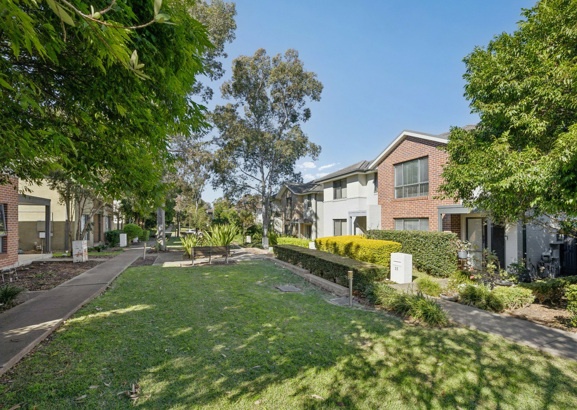 15 Hadlow Avenue — photo 11 of 12