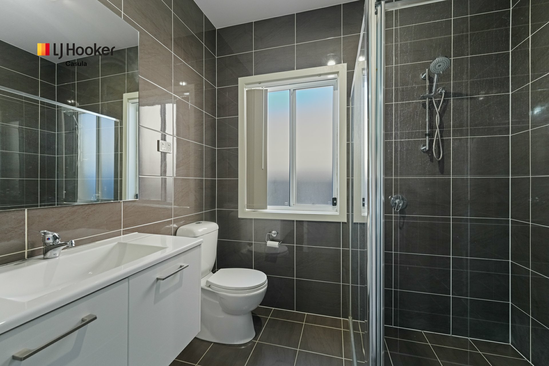 119 Leppington House Drive — photo 8 of 10