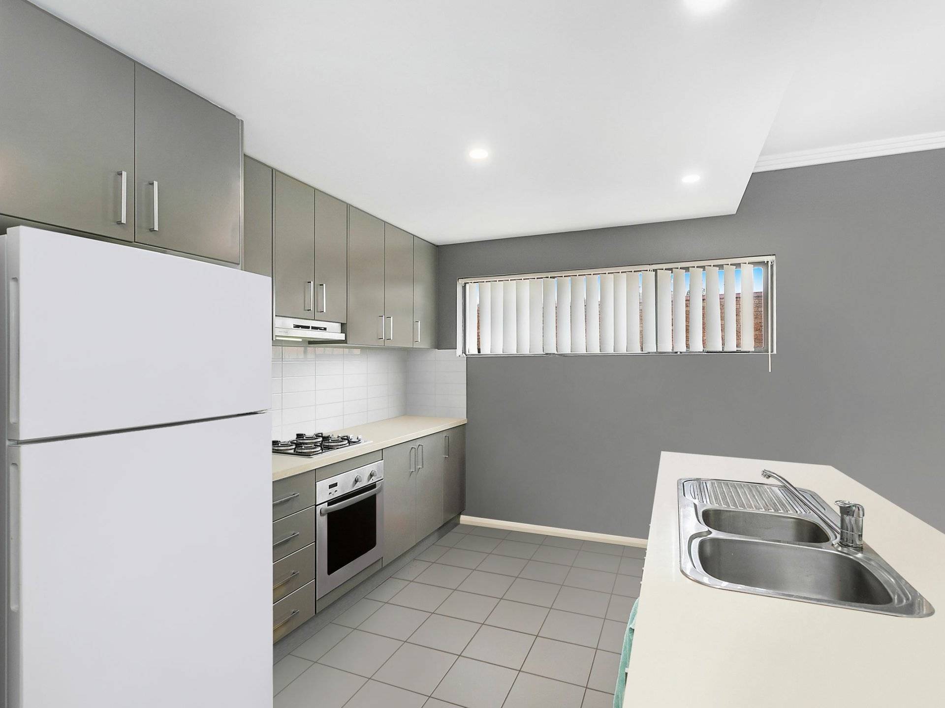 8/18-24 Torrens Avenue — photo 3 of 9