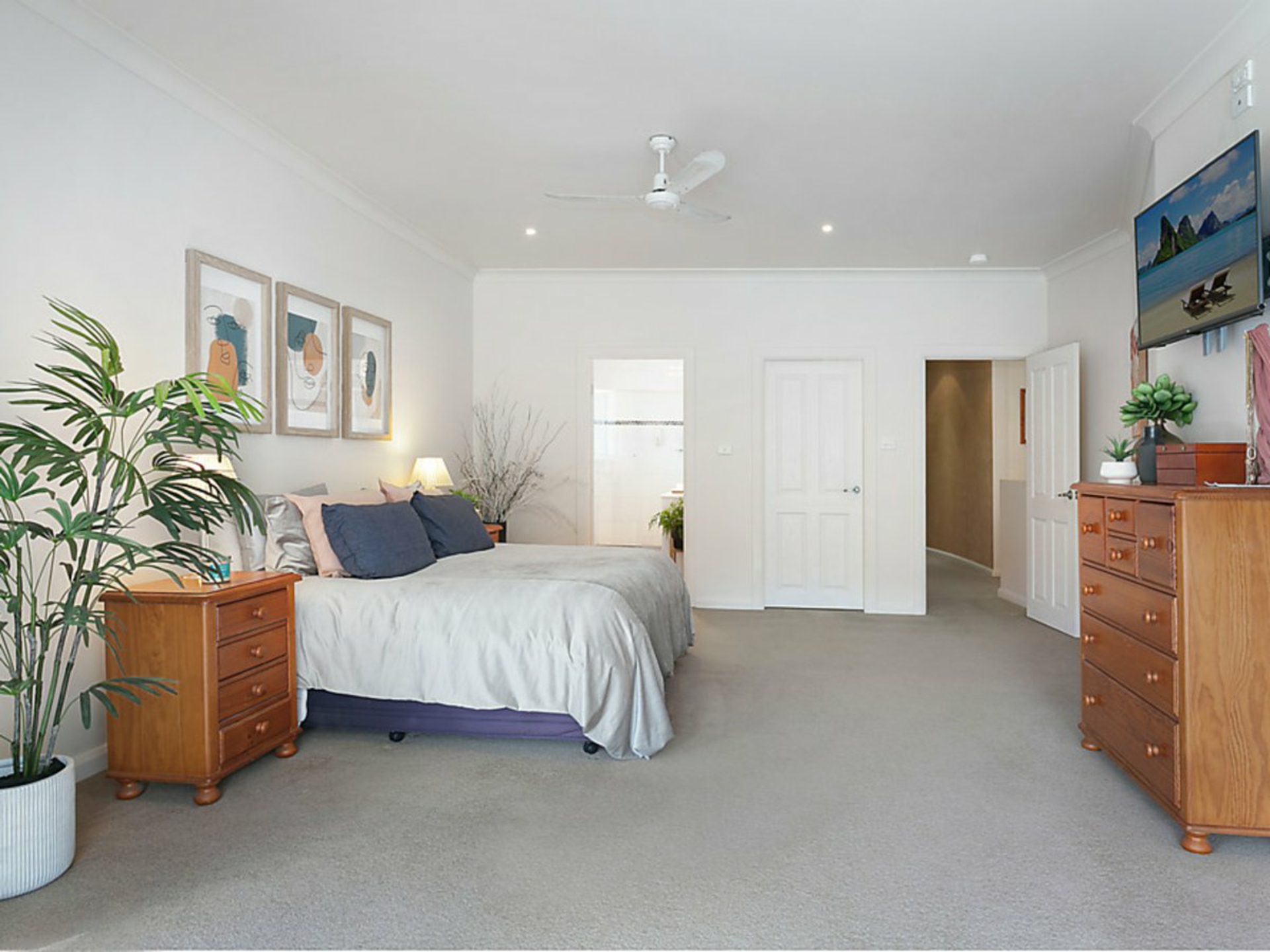 15 Tuggerah Parade — photo 16 of 26