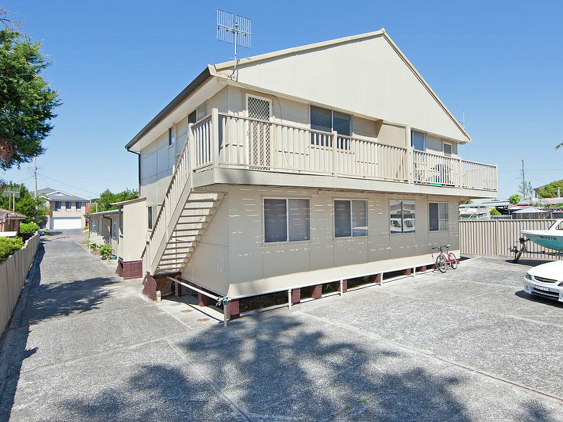 1/6 Yeddenba Avenue, BLUE BAY