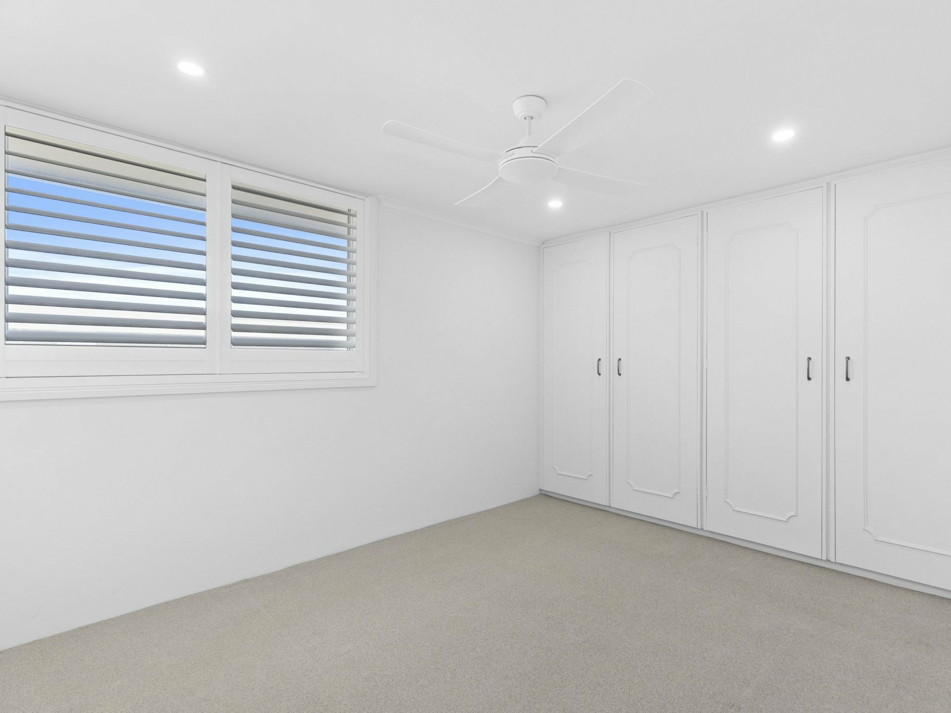 8/3-7 Hutton Road — photo 9 of 14