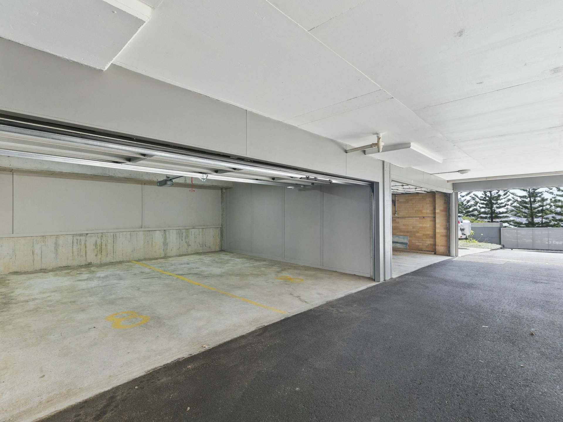 8/3-7 Hutton Road — photo 11 of 14