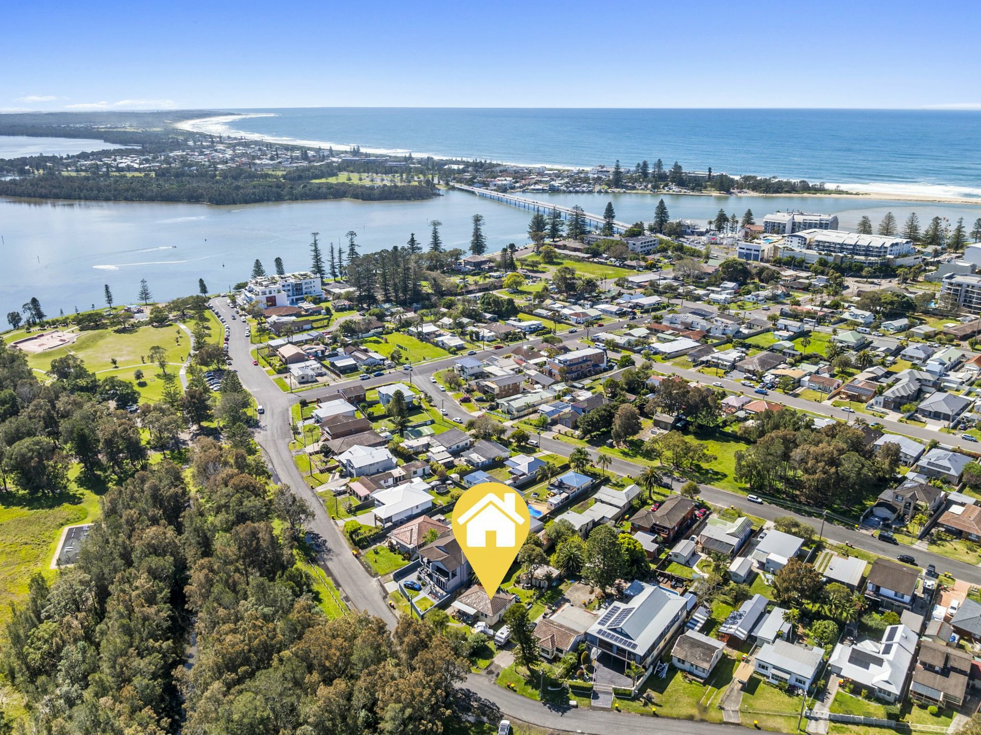 16 Tuggerah Parade — photo from LJ Hooker The Entrance