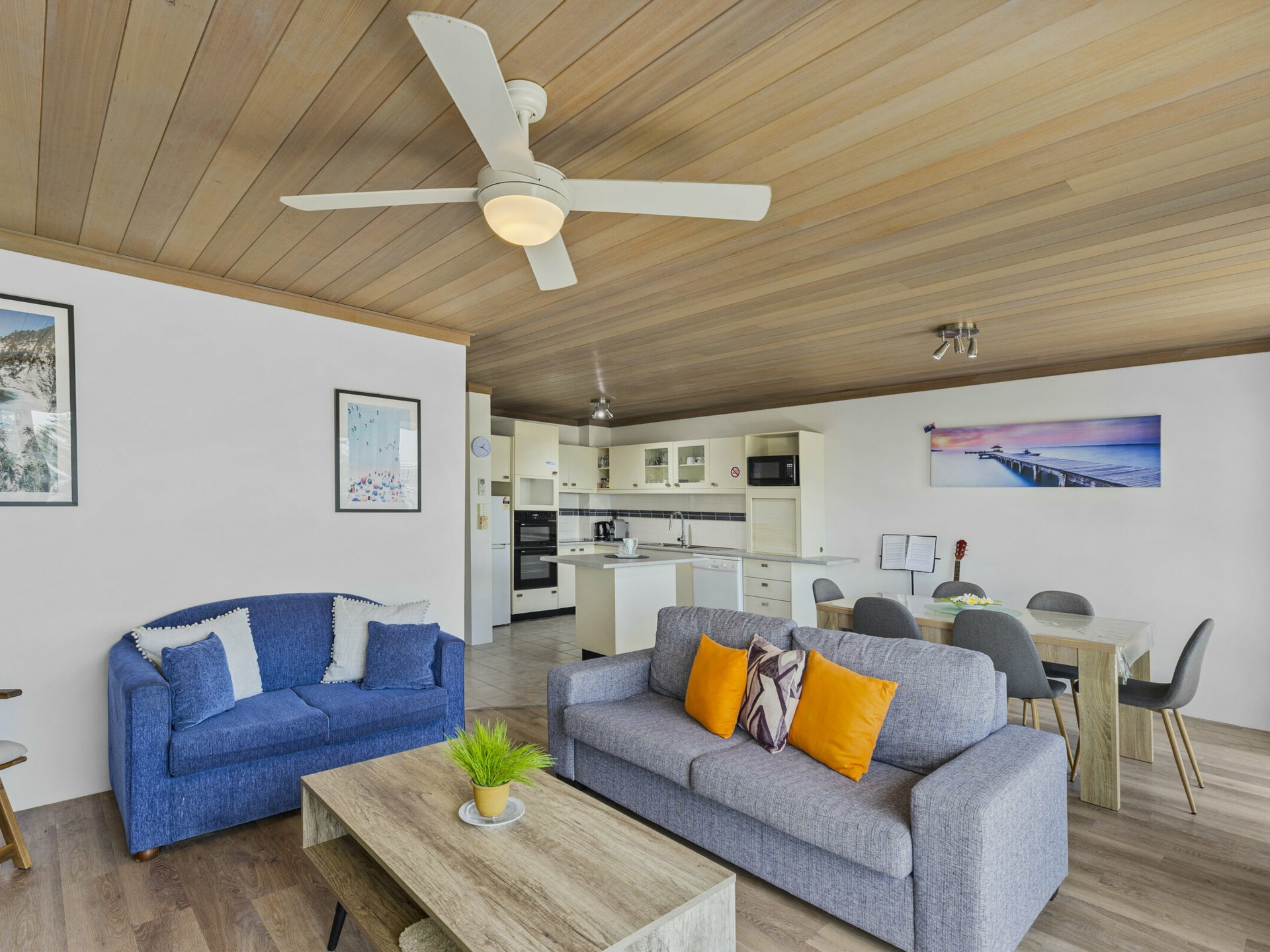 6/3-7 Hutton Road — photo 6 of 17
