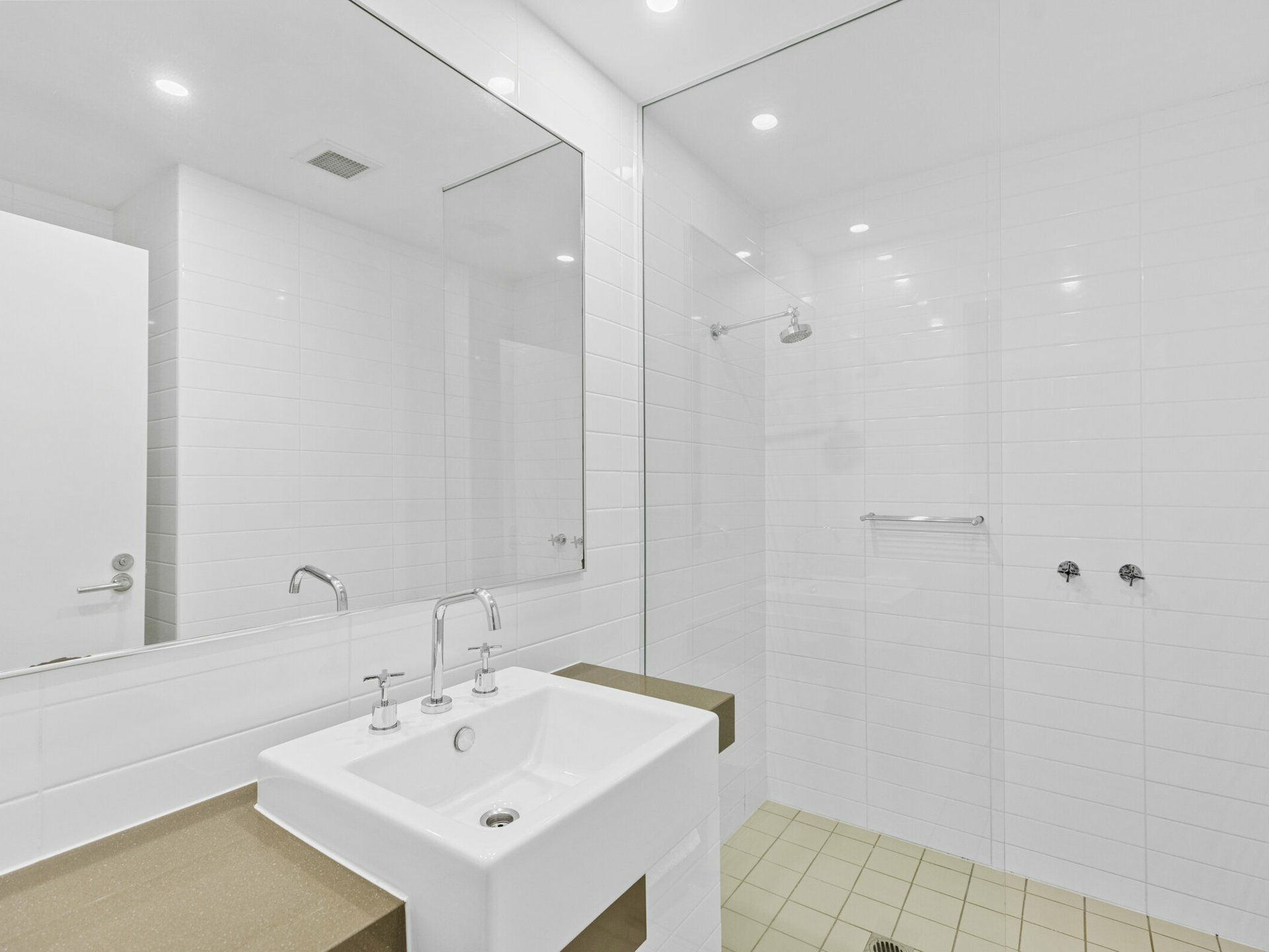 403/3 Turnberry Avenue — photo 15 of 20