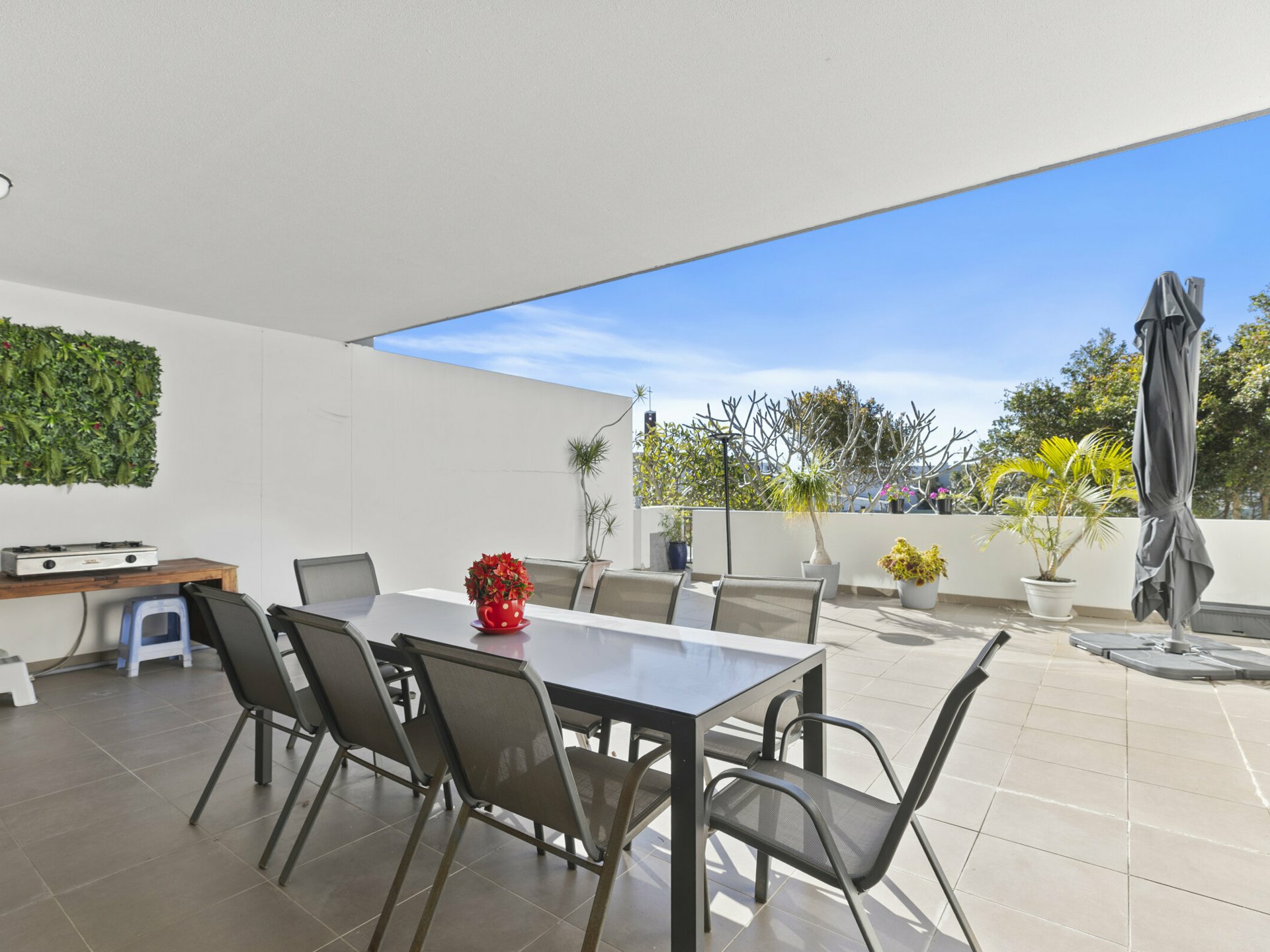 7/2-6 Warrigal Street — photo from LJ Hooker The Entrance