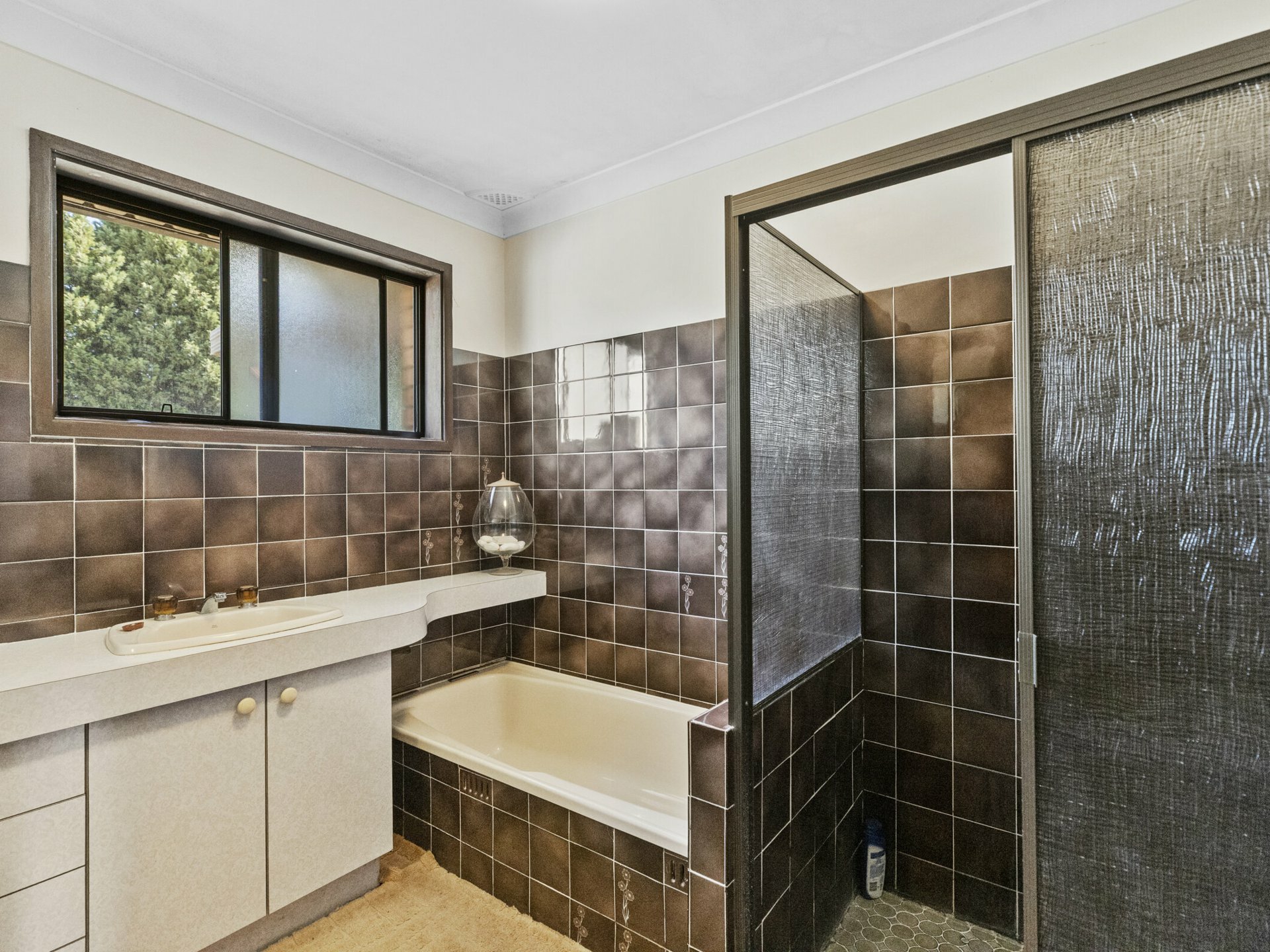 12 Jeannie Crescent — photo 17 of 19