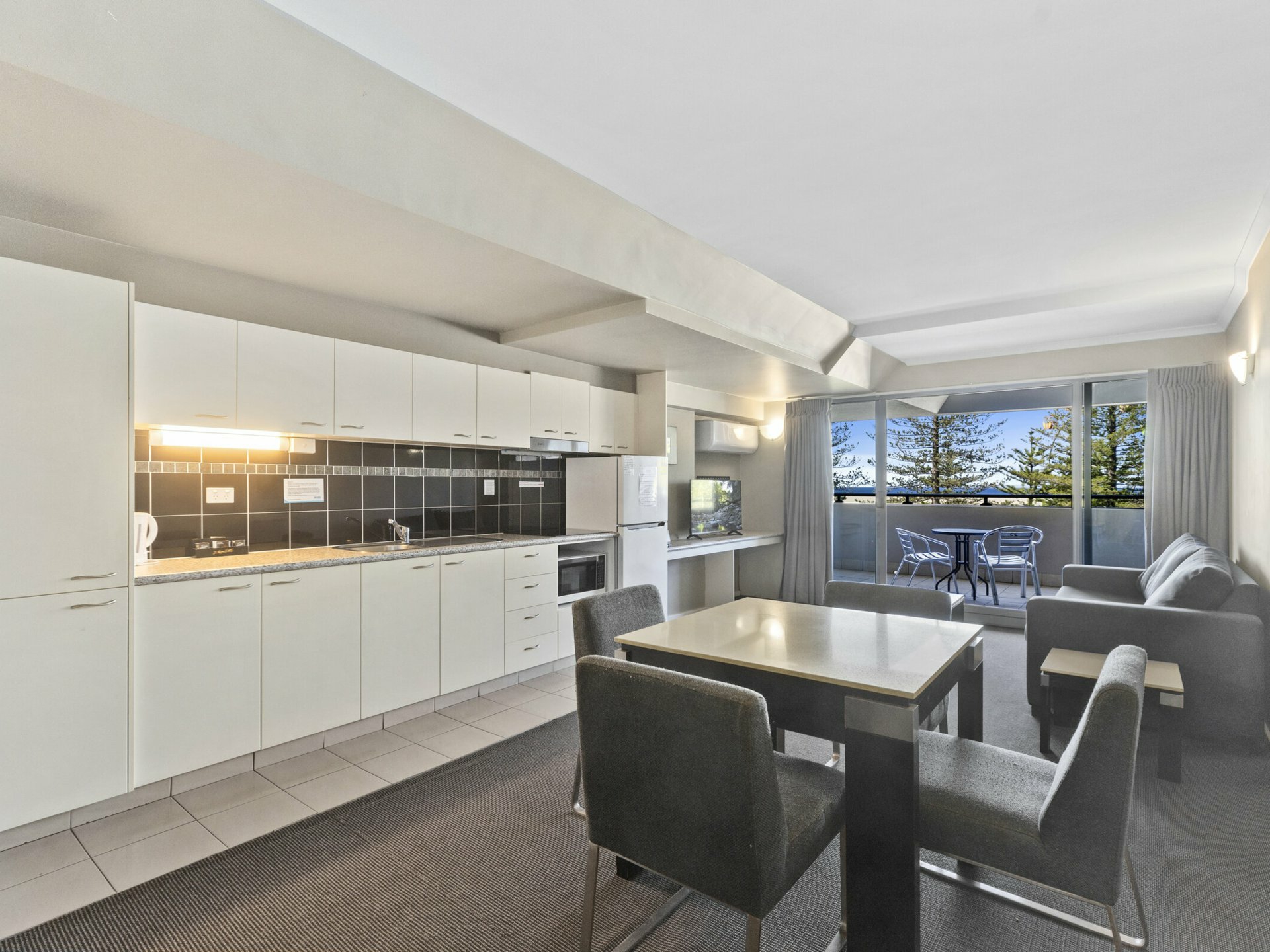 313/18A Coral Street — photo 4 of 10