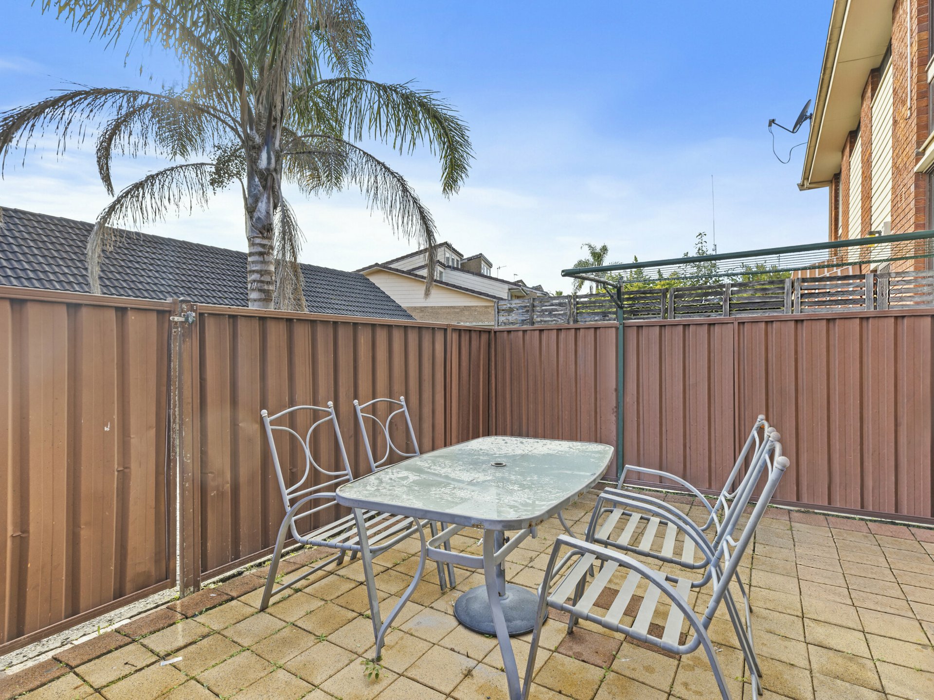2/12 Coogee Avenue — photo 2 of 11