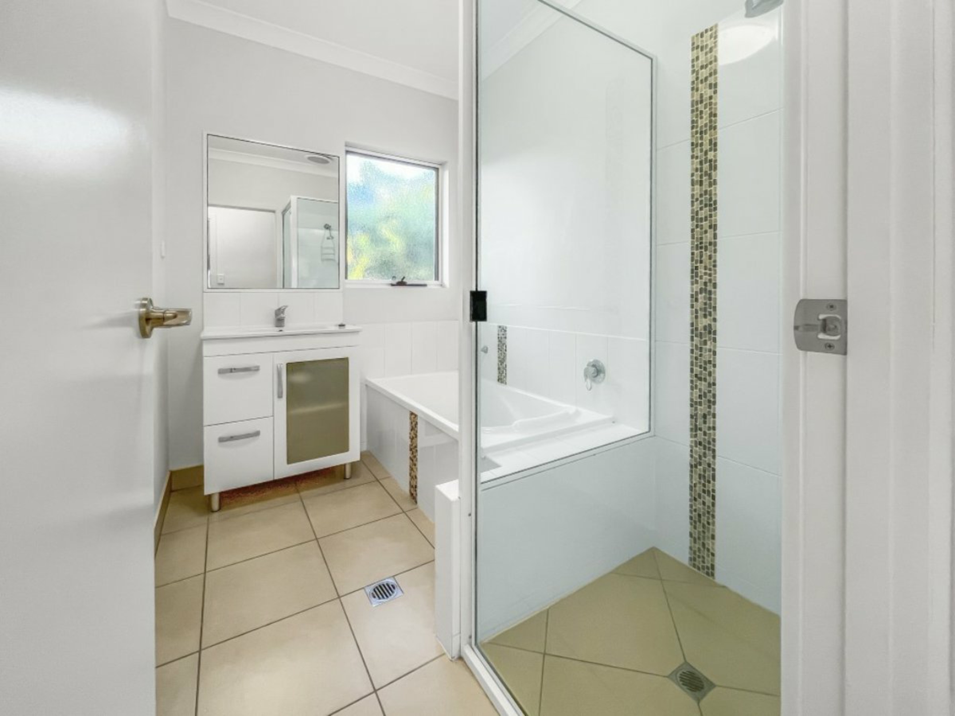 38 Seabreeze Crescent, BOWEN