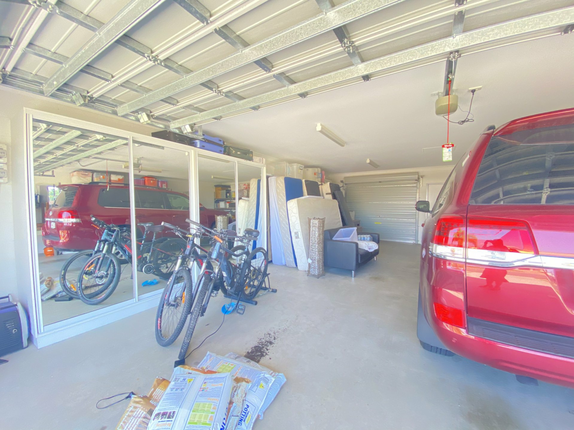 7 Silk Road, Bowen