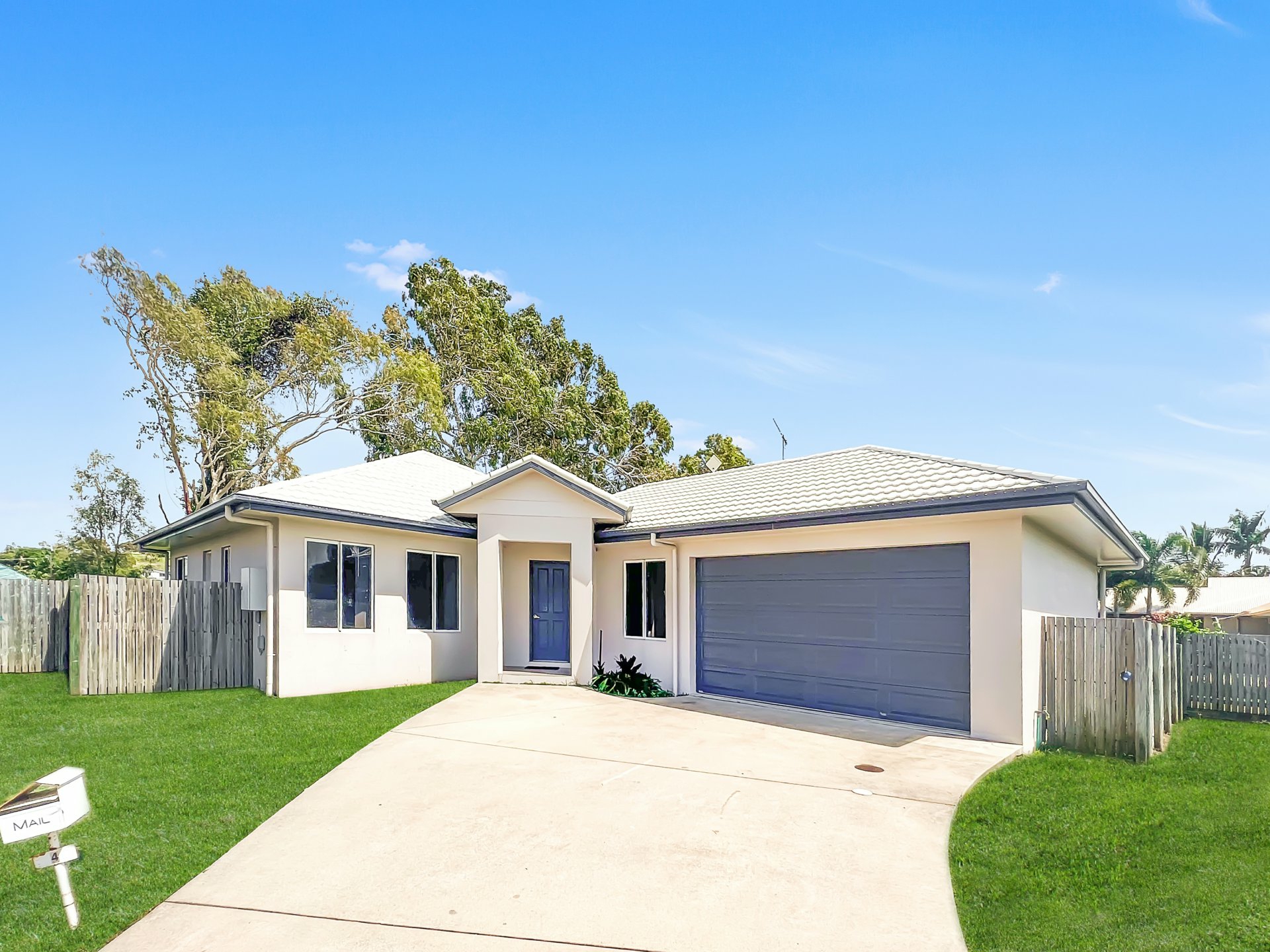 4 Eighth Close, Bowen