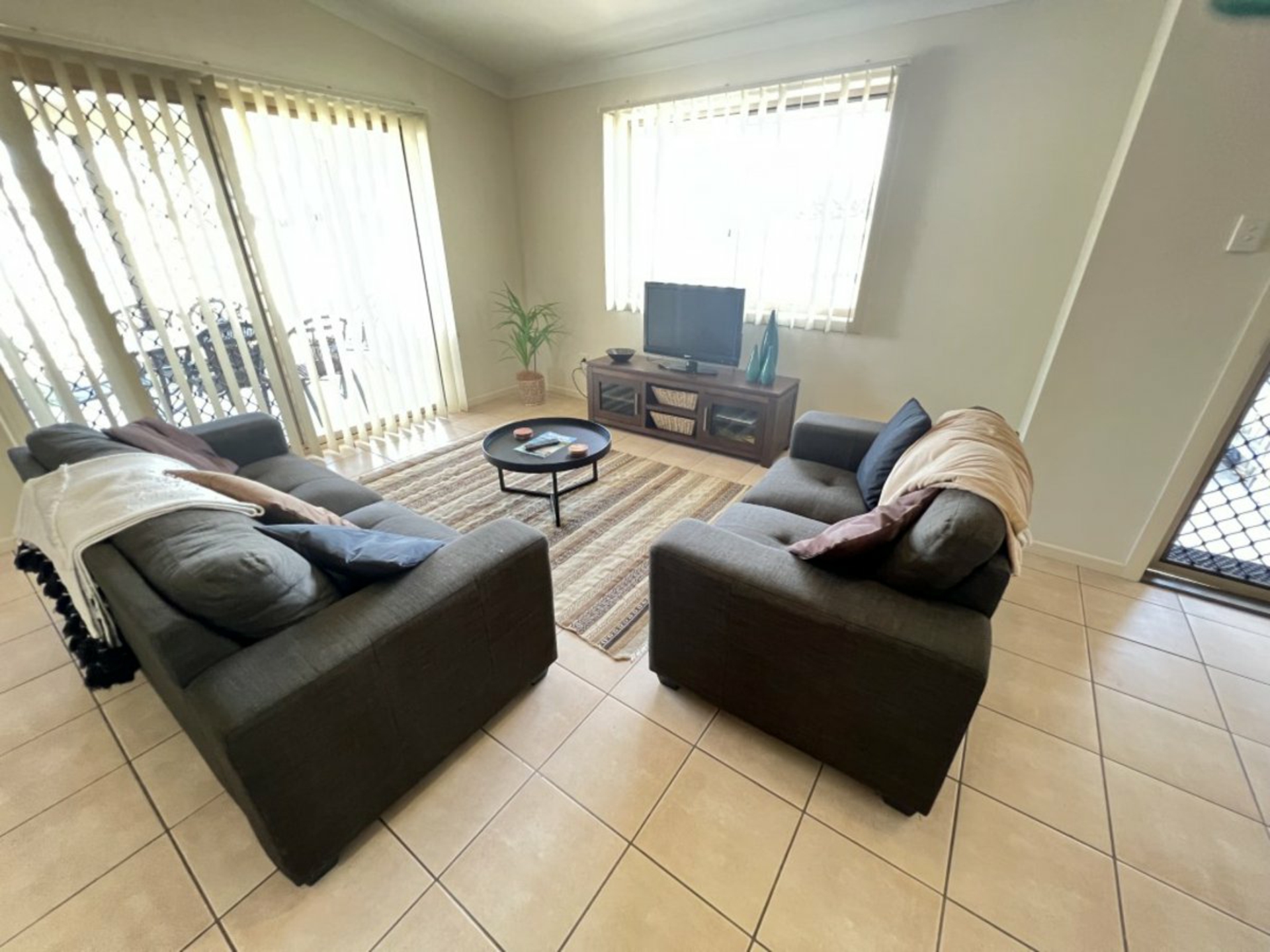 2A Summer Place, BOWEN