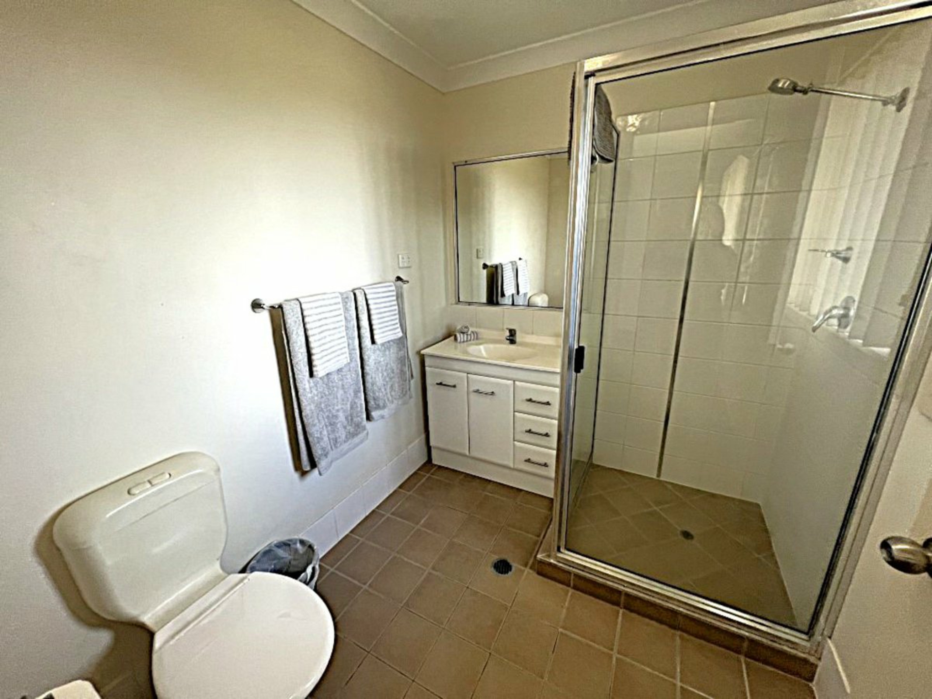 2A Summer Place, BOWEN