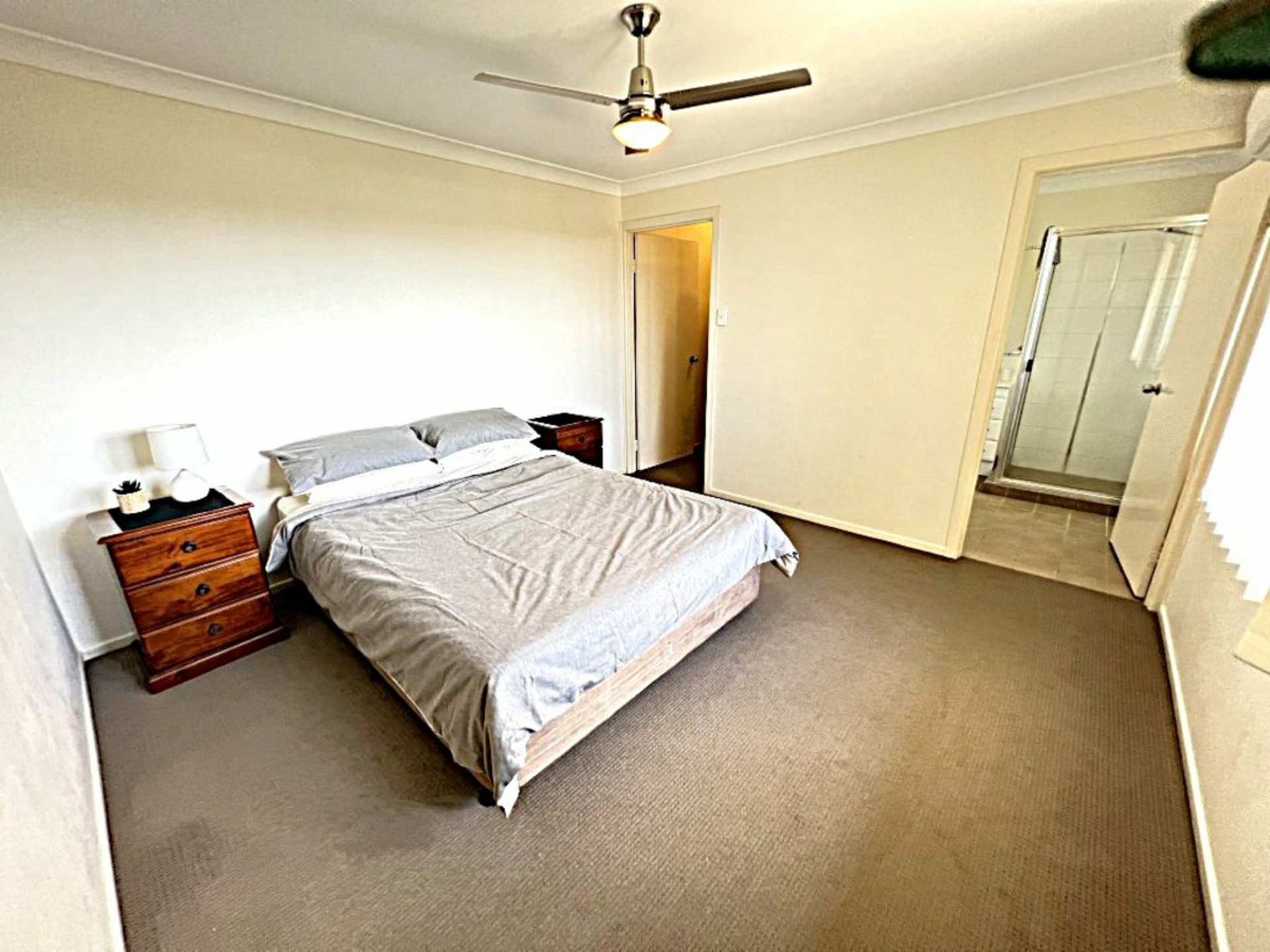 2A Summer Place, BOWEN