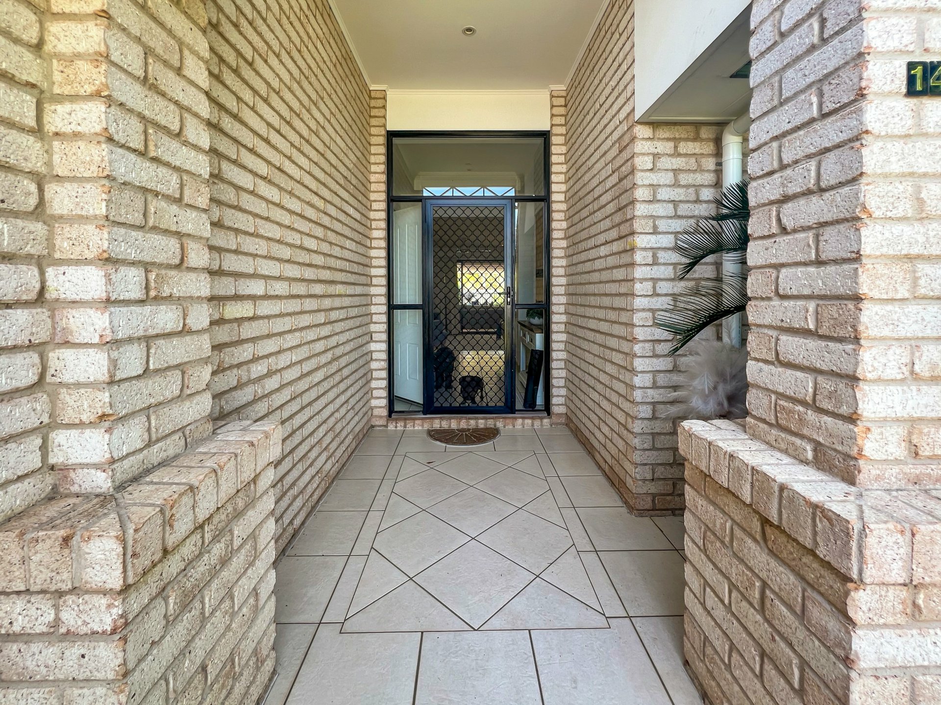 142 Ocean View Drive, BOWEN