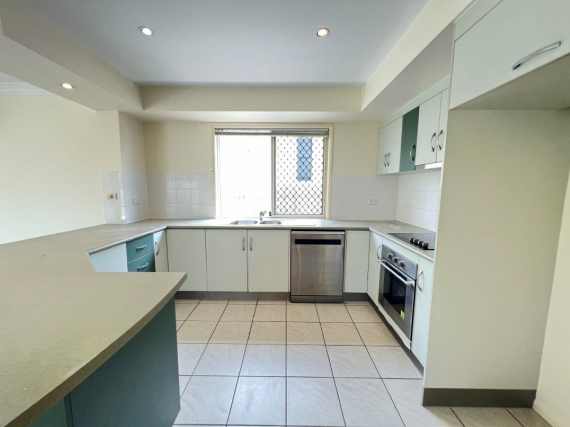 134 Ocean View Drive, BOWEN