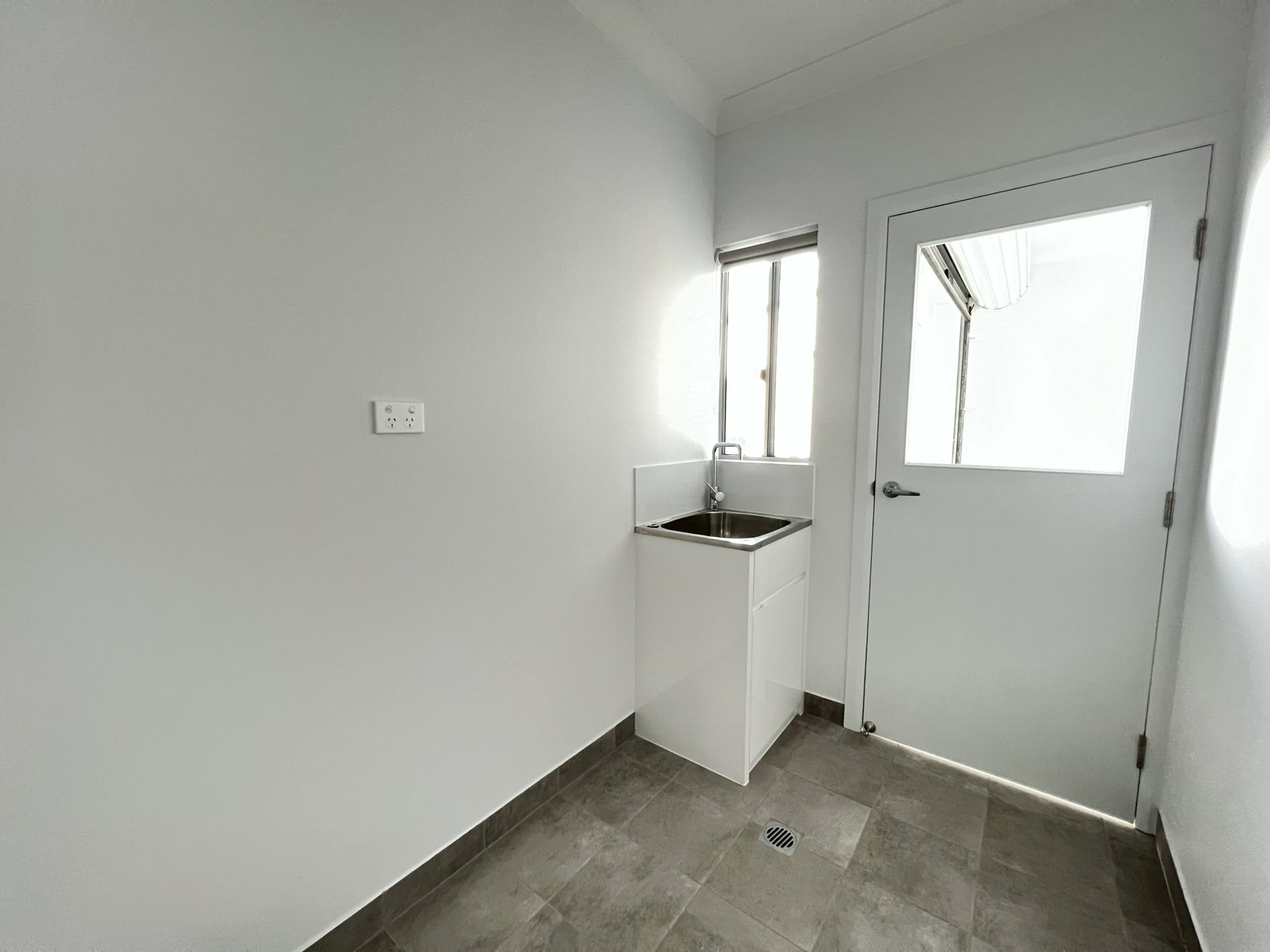 Unit 44-48 Tracey Street — photo 13 of 18