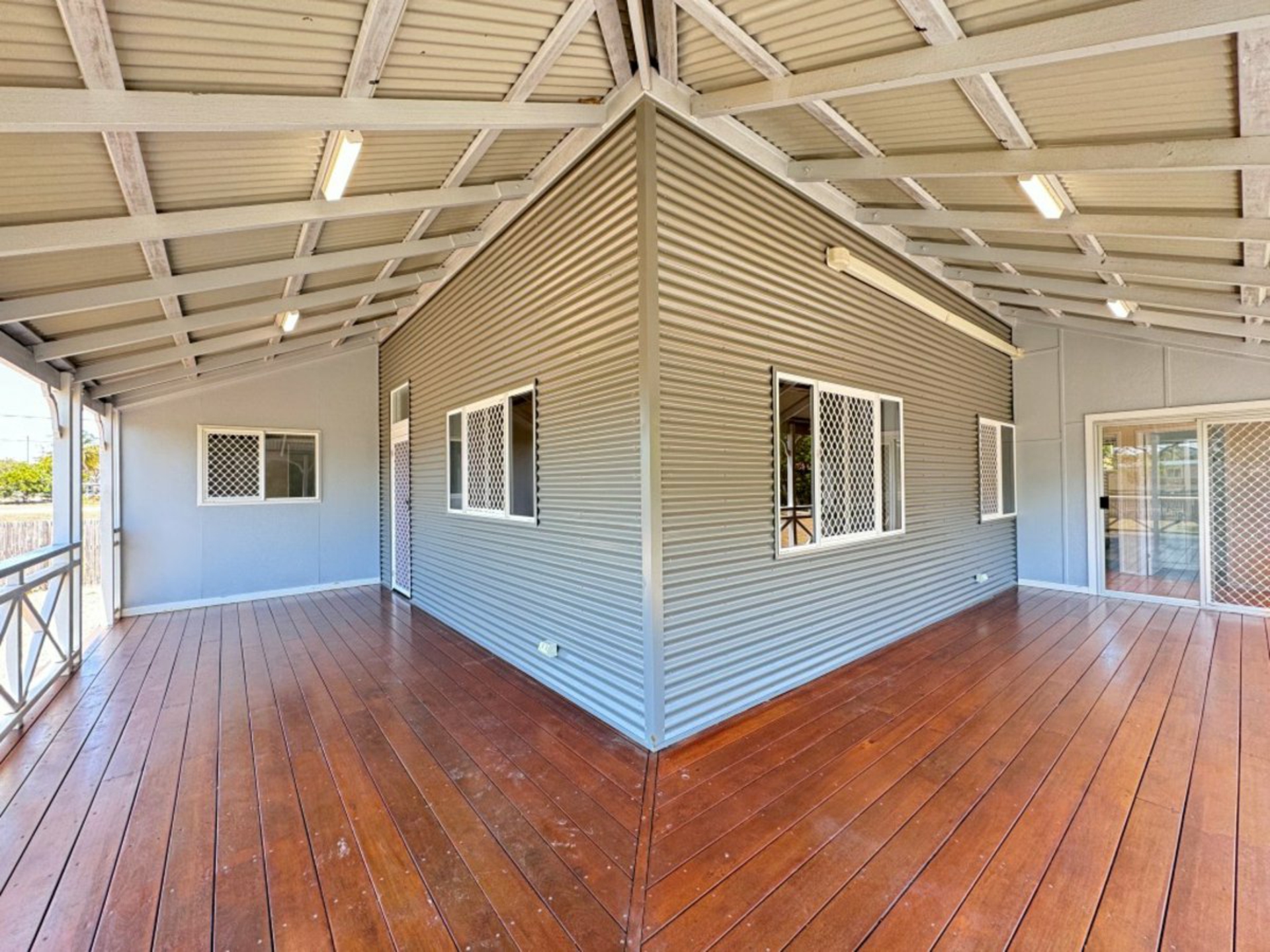 12 Dalrymple Street, BOWEN