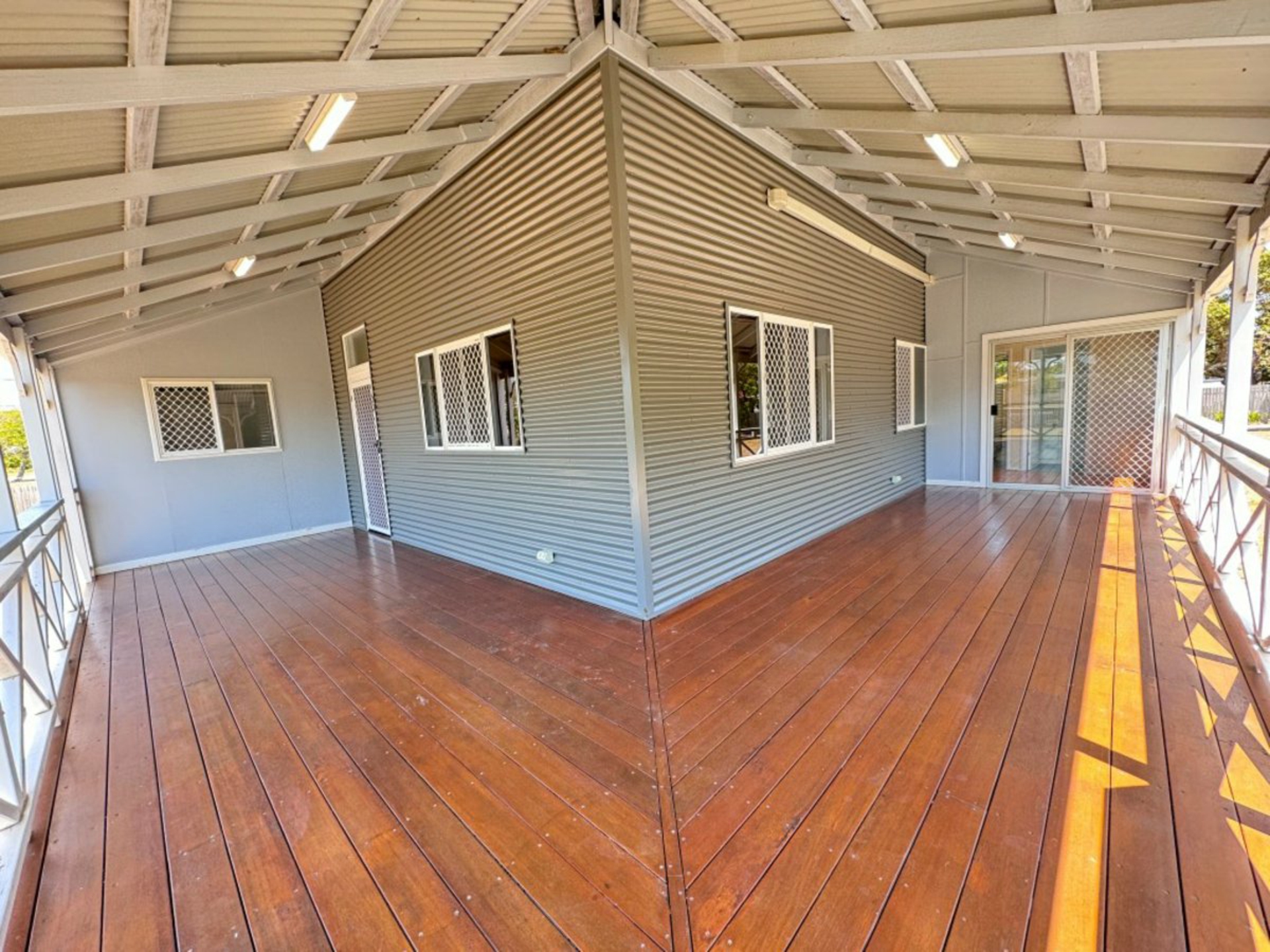 12 Dalrymple Street, BOWEN