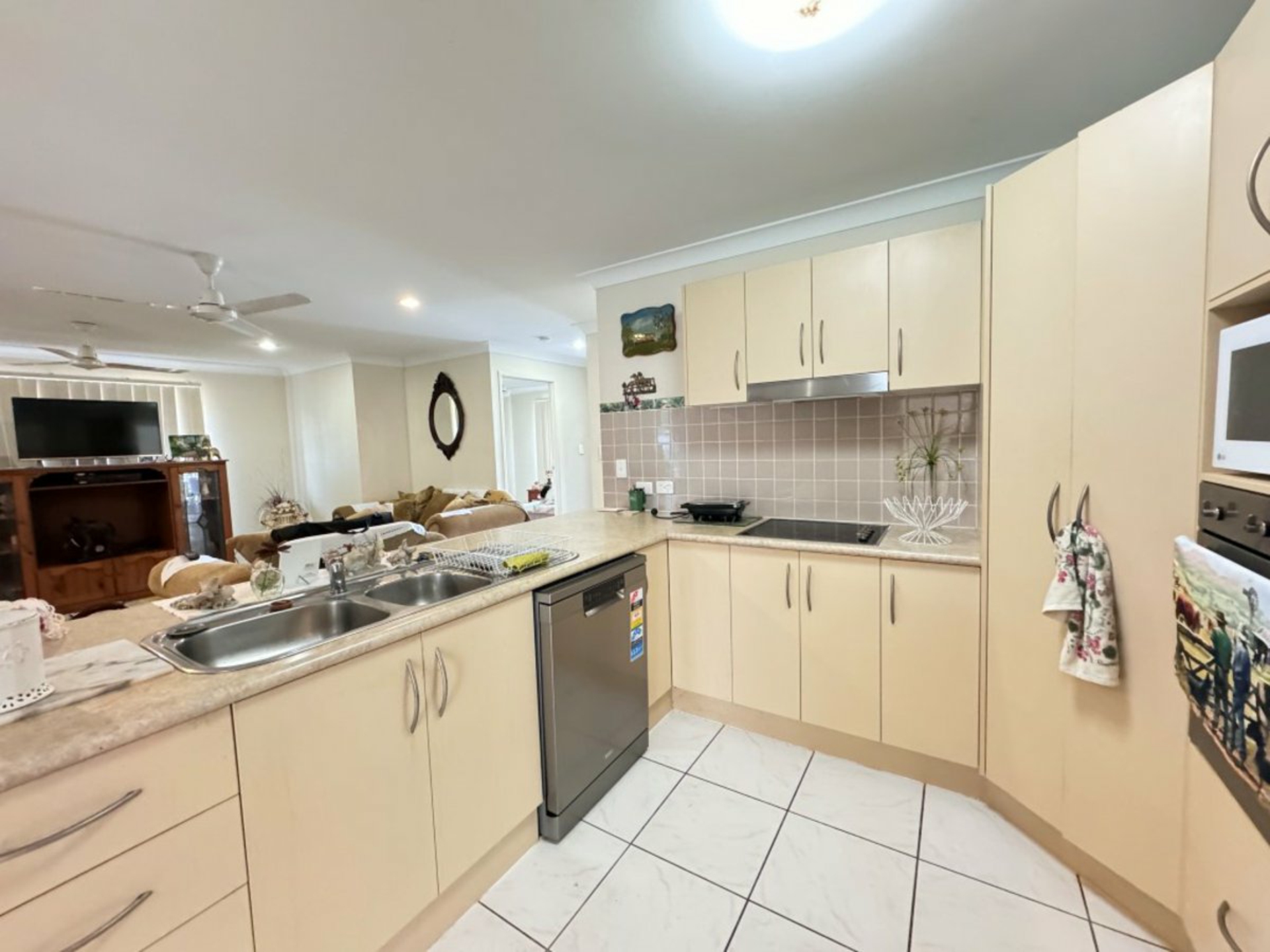 12 Summer Place, BOWEN